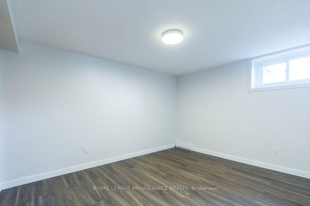 Photo 21 of 20 King George Square, Belleville, Belleville Ward — HOMEH