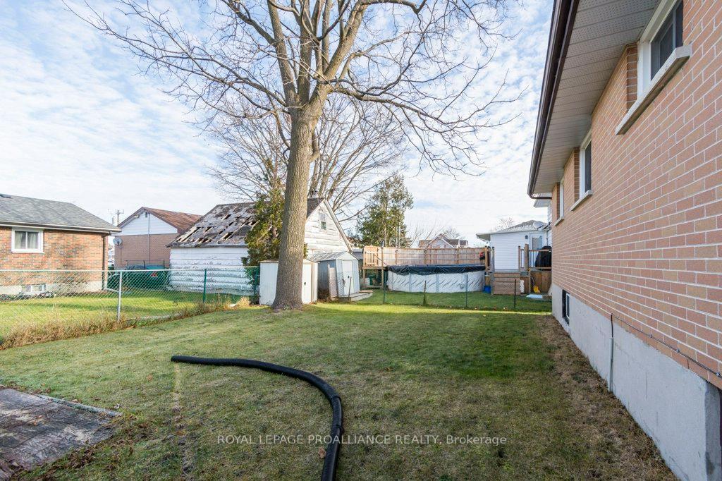 Photo 24 of 20 King George Square, Belleville, Belleville Ward — HOMEH