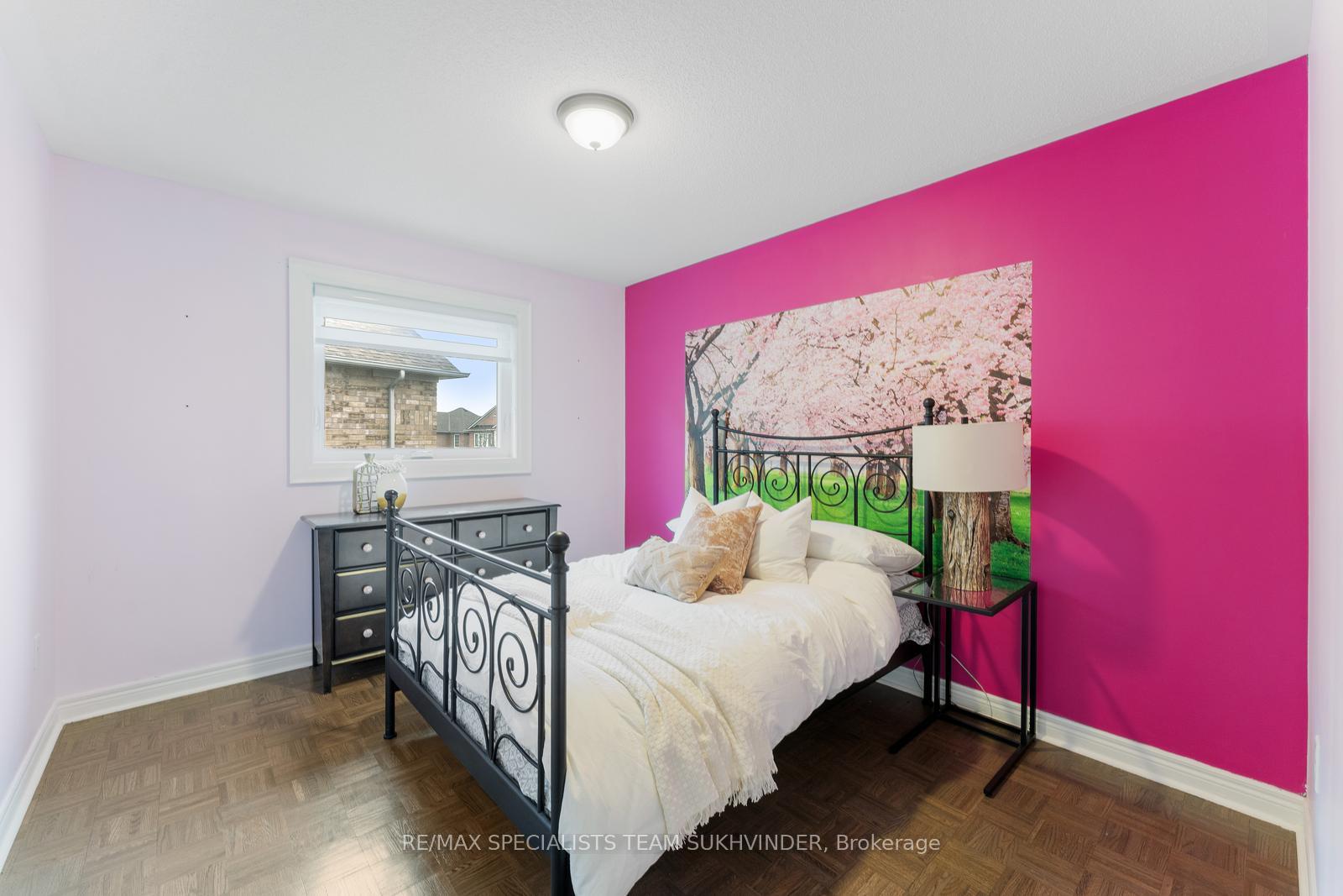 Photo 26 of 22 Emily Carr Crescent, Caledon, Bolton West — HOMEH