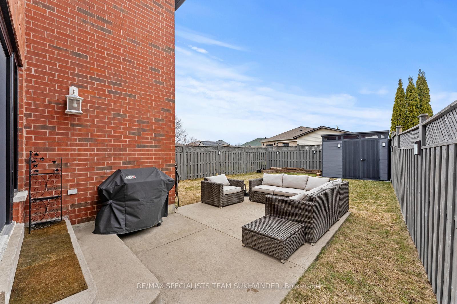Photo 35 of 22 Emily Carr Crescent, Caledon, Bolton West — HOMEH
