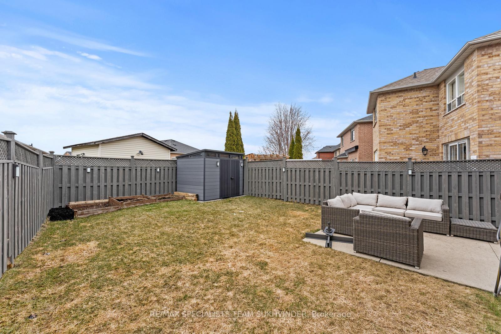 Photo 36 of 22 Emily Carr Crescent, Caledon, Bolton West — HOMEH