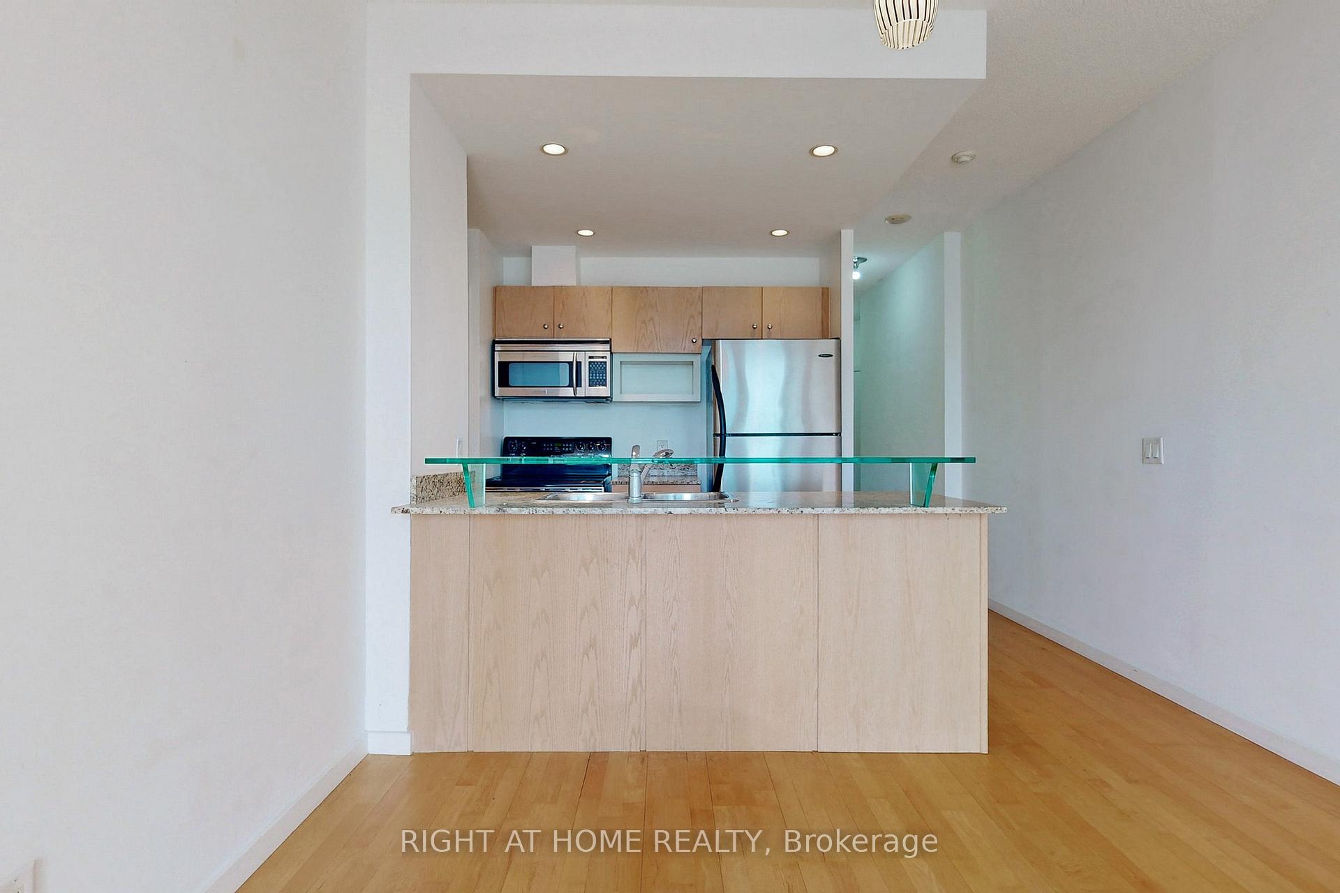 Photo 21 of Unit 1006, 218 Queens Quay W, Toronto, Waterfront Communities — HOMEH