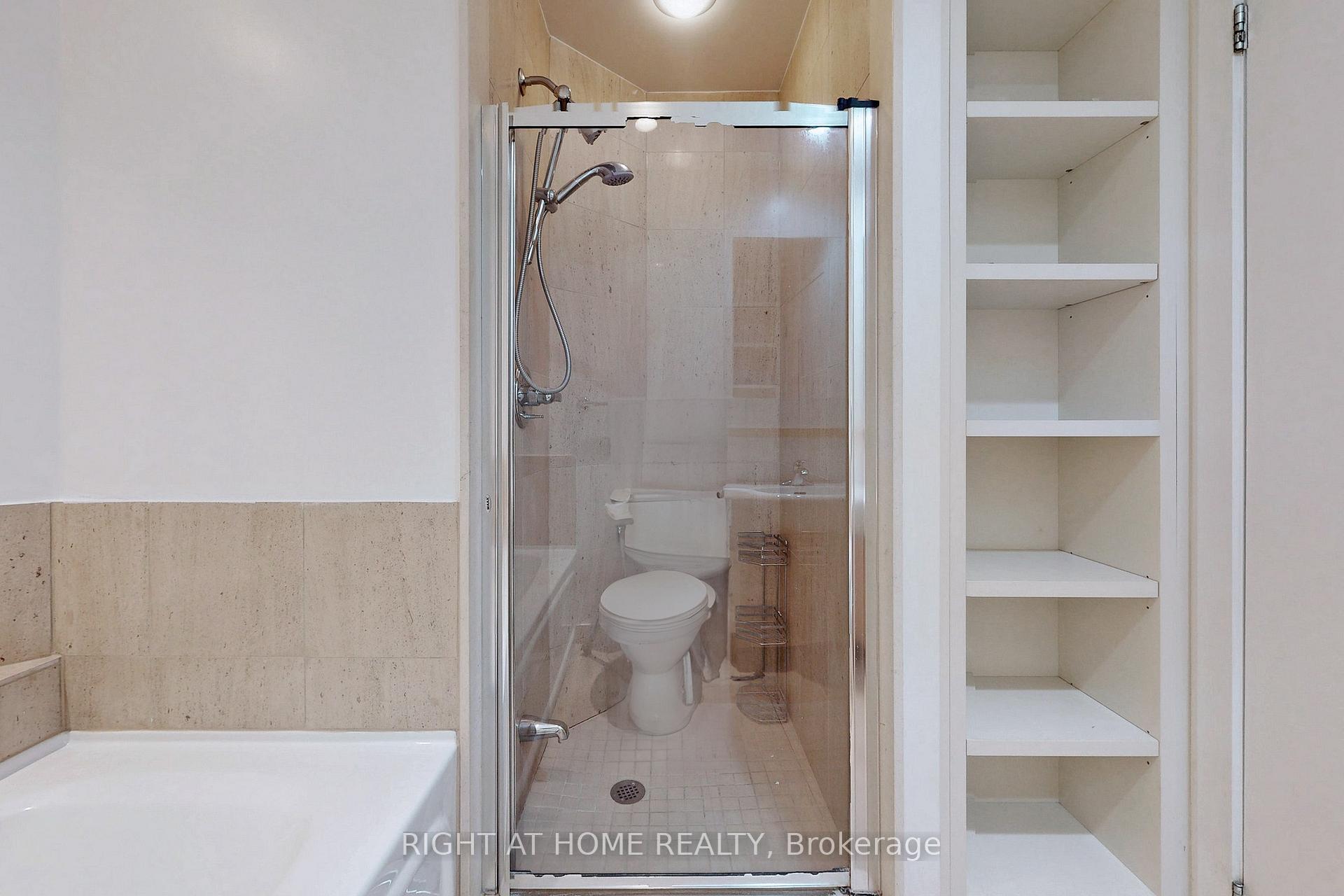 Photo 32 of Unit 1006, 218 Queens Quay W, Toronto, Waterfront Communities — HOMEH