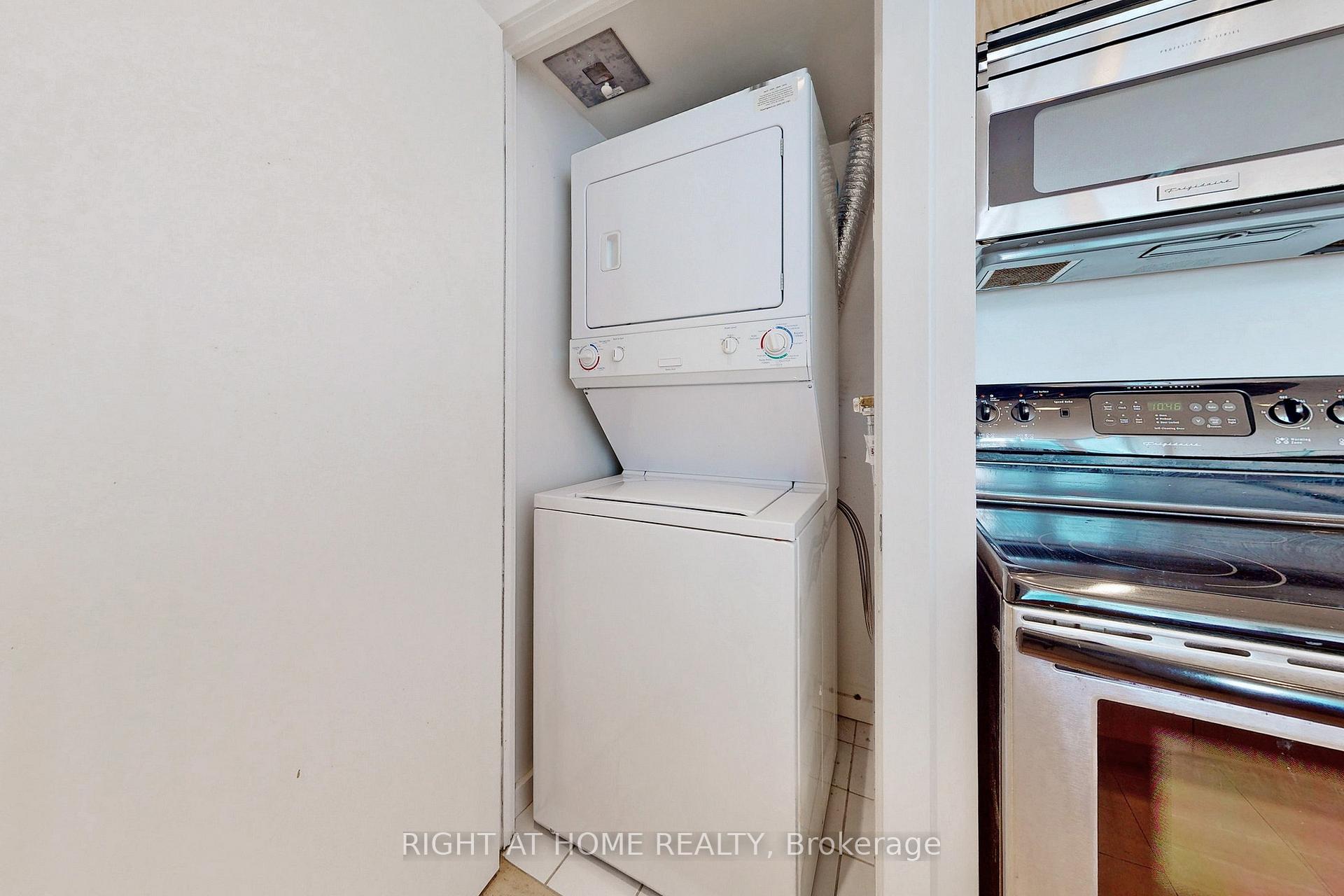 Photo 23 of Unit 1006, 218 Queens Quay W, Toronto, Waterfront Communities — HOMEH