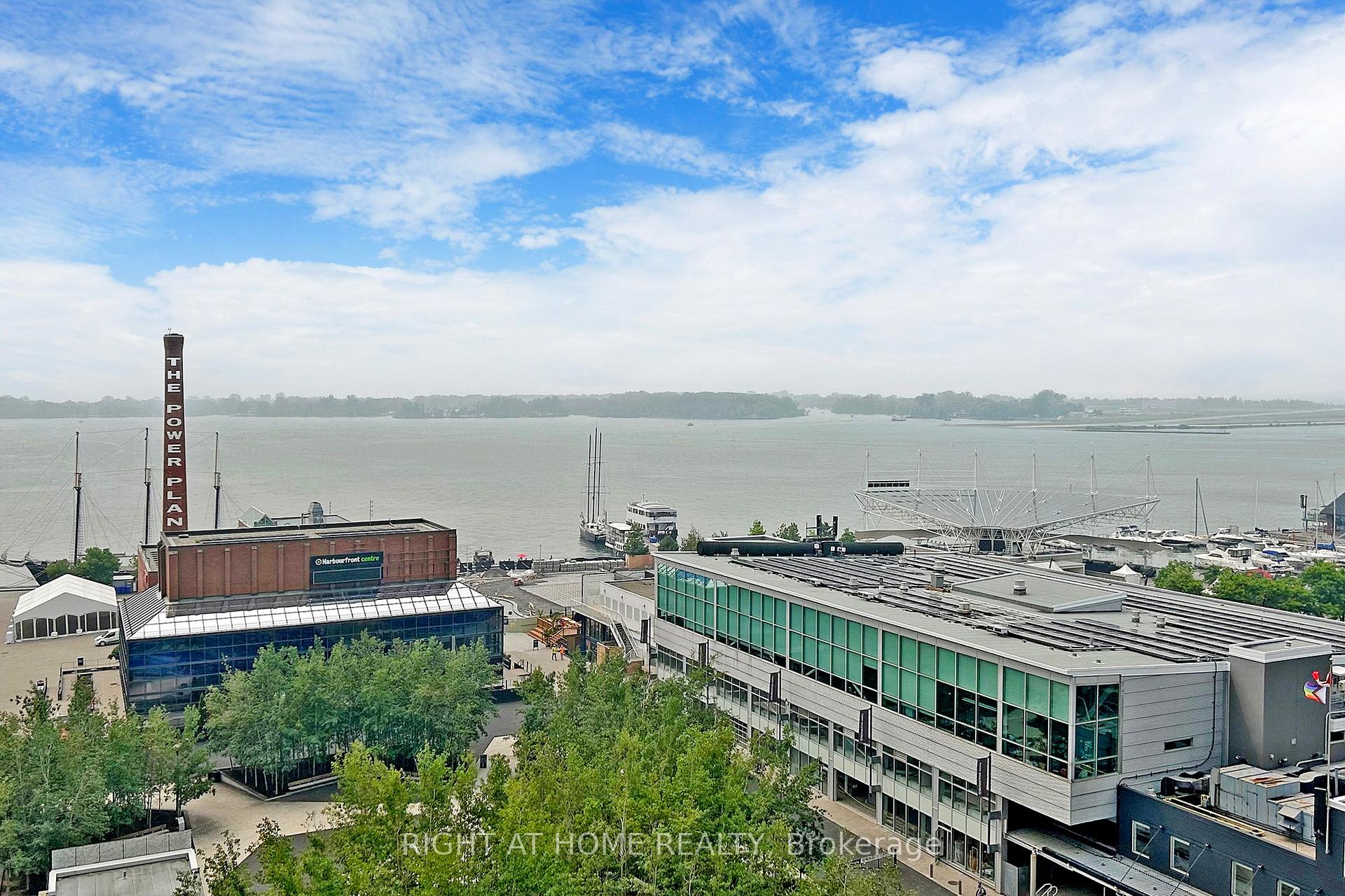 Photo 11 of Unit 1006, 218 Queens Quay W, Toronto, Waterfront Communities — HOMEH