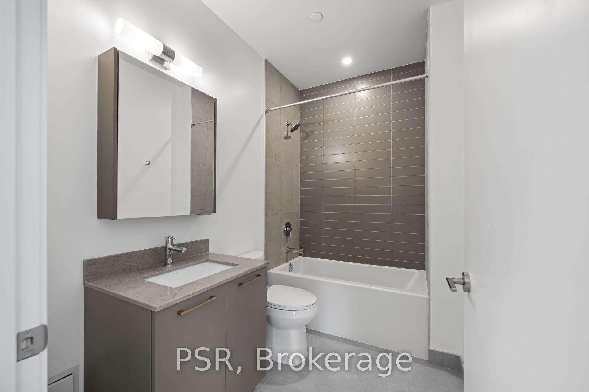 Photo 4 of Unit 713, 101 Roehampton Avenue, Toronto, Mount Pleasant West — HOMEH