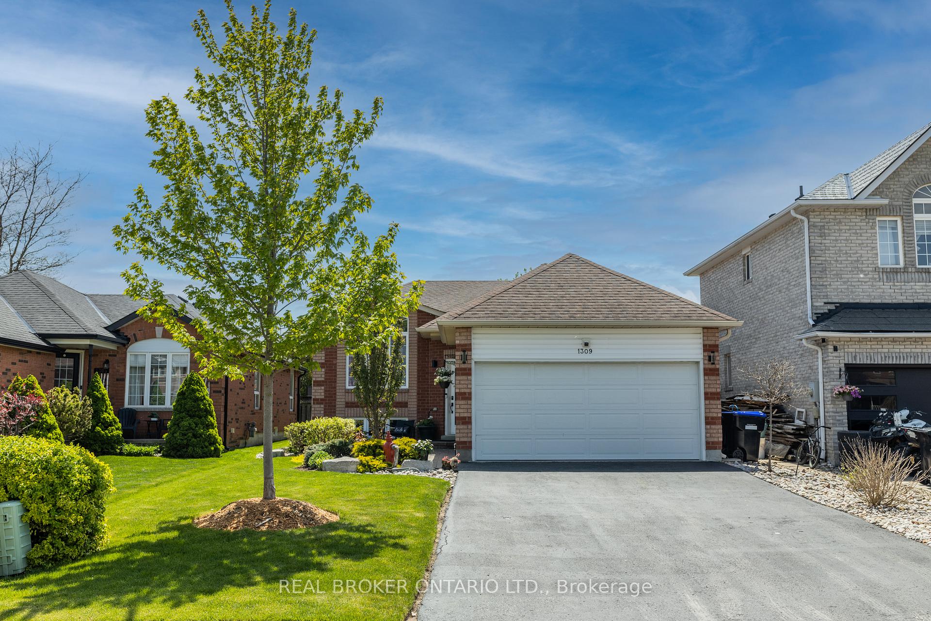 Photo 10 of 1309 Vincent Crescent, Innisfil, Alcona — HOMEH