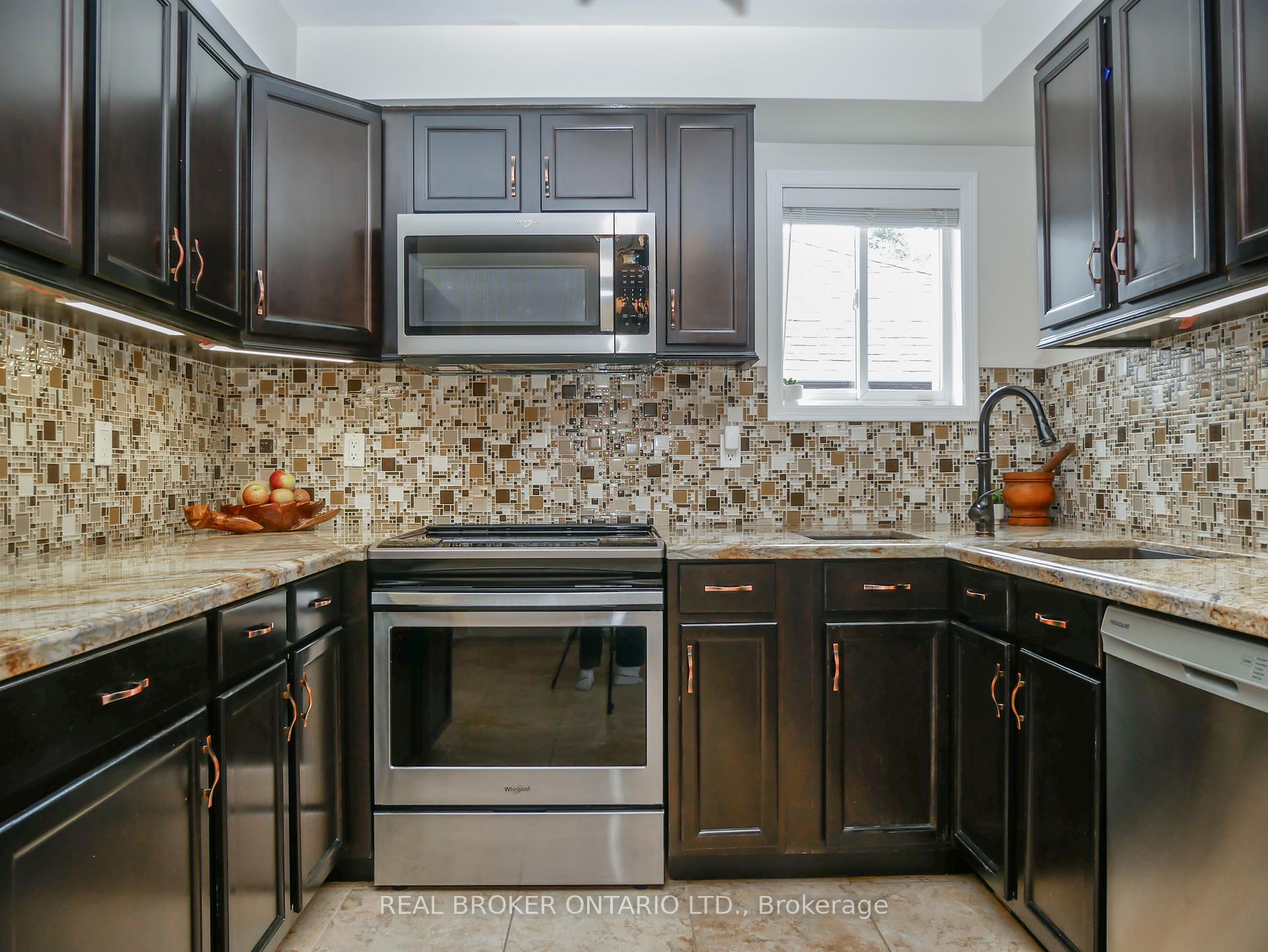 Photo 8 of 1309 Vincent Crescent, Innisfil, Alcona — HOMEH