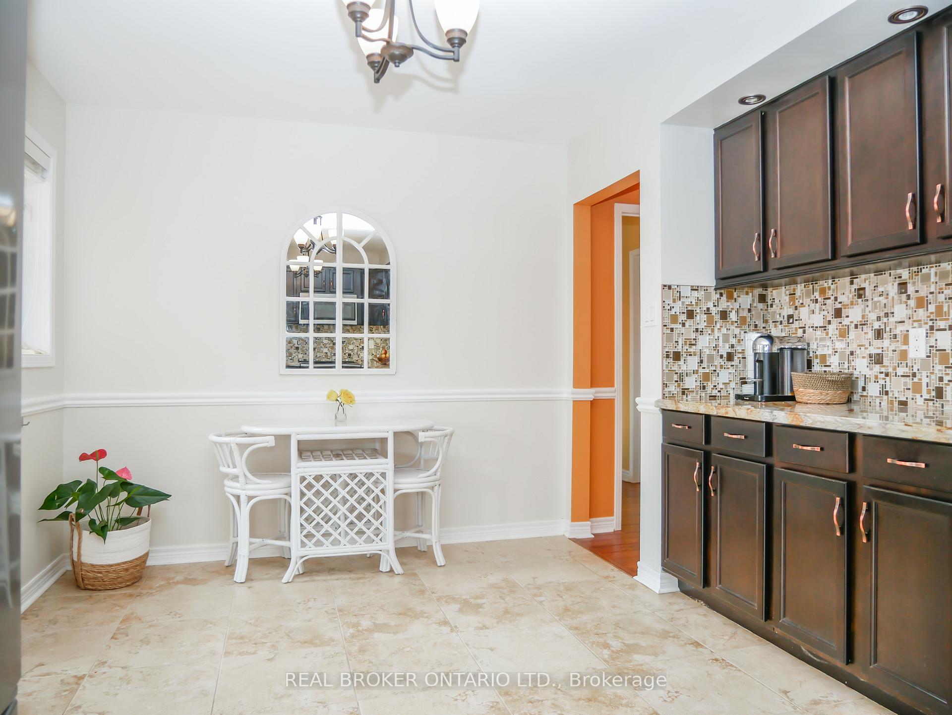Photo 12 of 1309 Vincent Crescent, Innisfil, Alcona — HOMEH