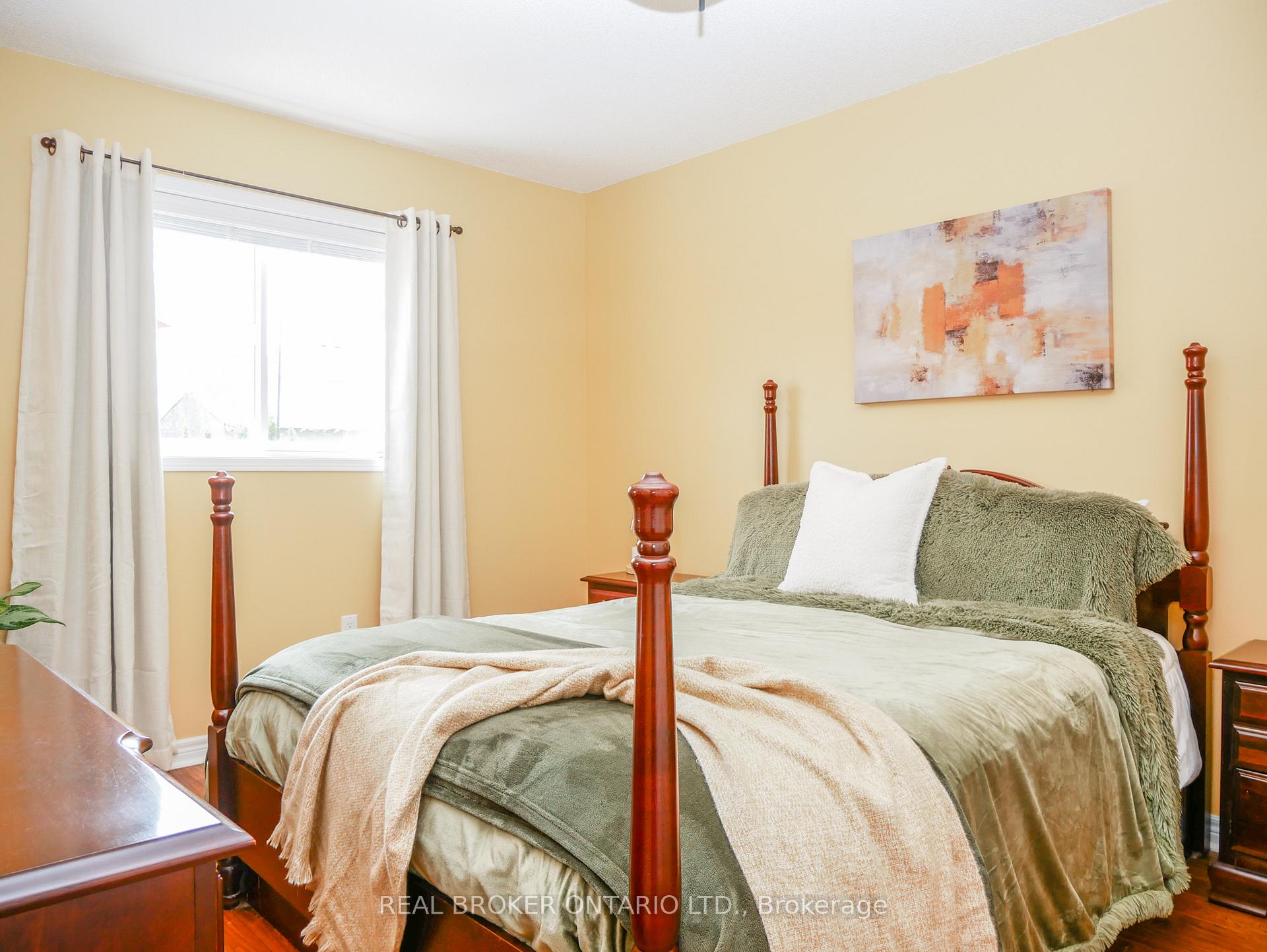 Photo 15 of 1309 Vincent Crescent, Innisfil, Alcona — HOMEH