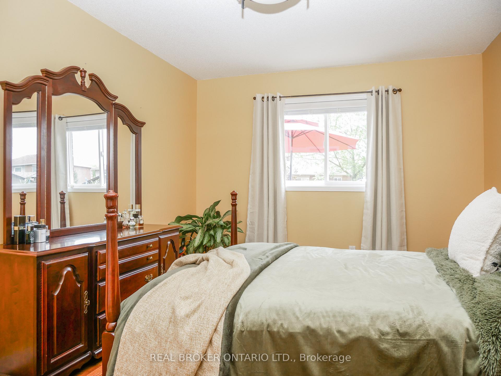 Photo 16 of 1309 Vincent Crescent, Innisfil, Alcona — HOMEH