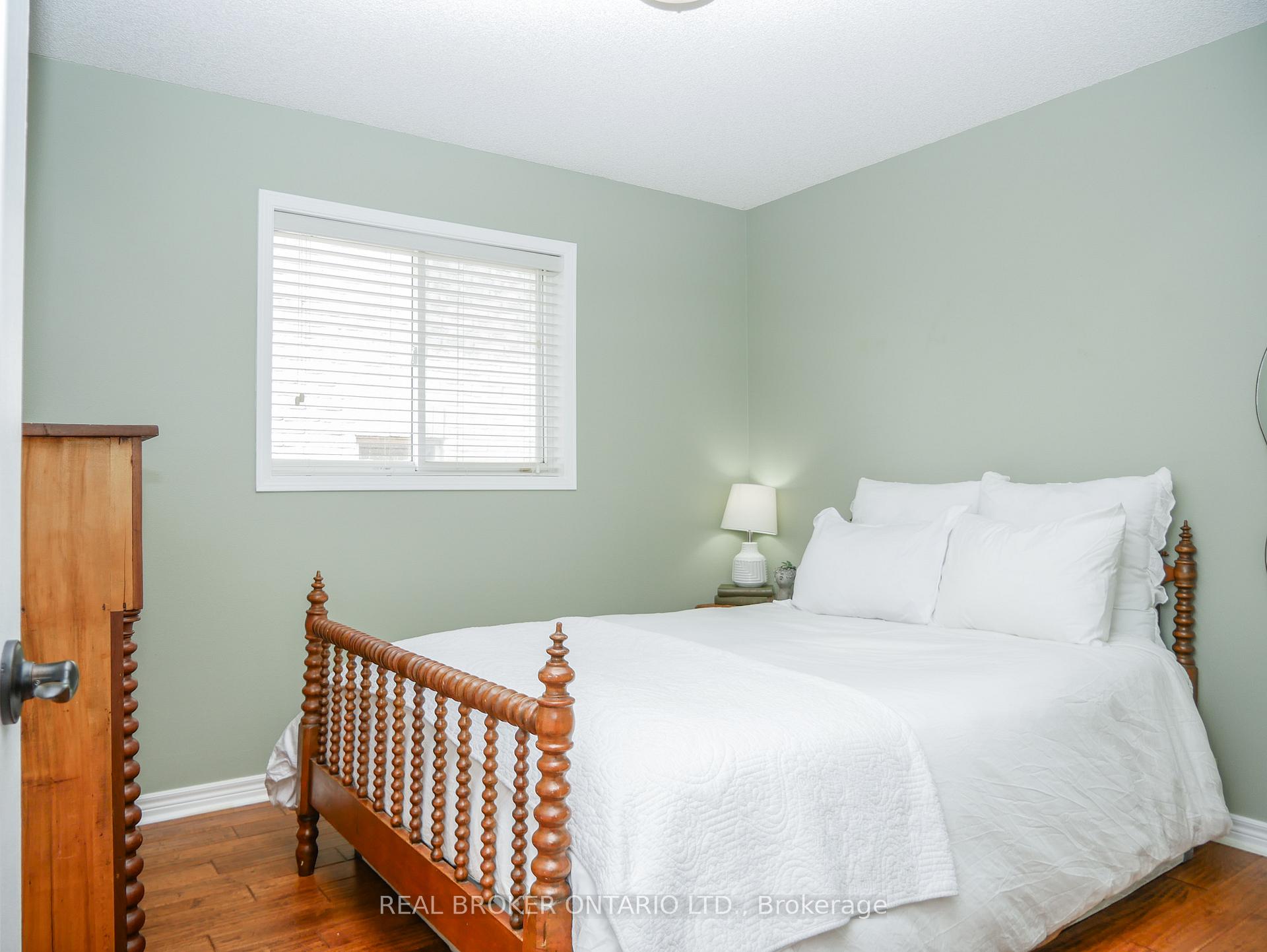Photo 21 of 1309 Vincent Crescent, Innisfil, Alcona — HOMEH