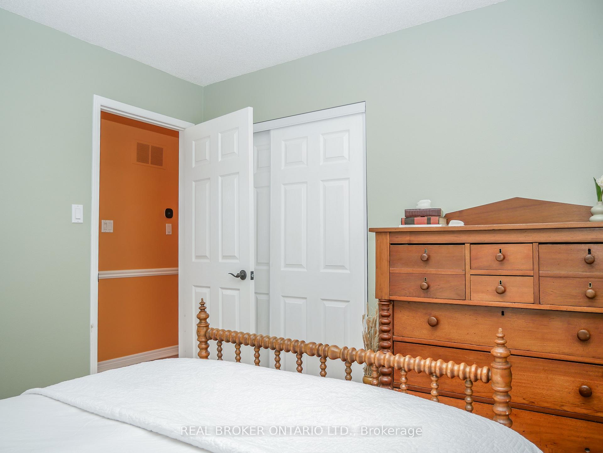 Photo 18 of 1309 Vincent Crescent, Innisfil, Alcona — HOMEH