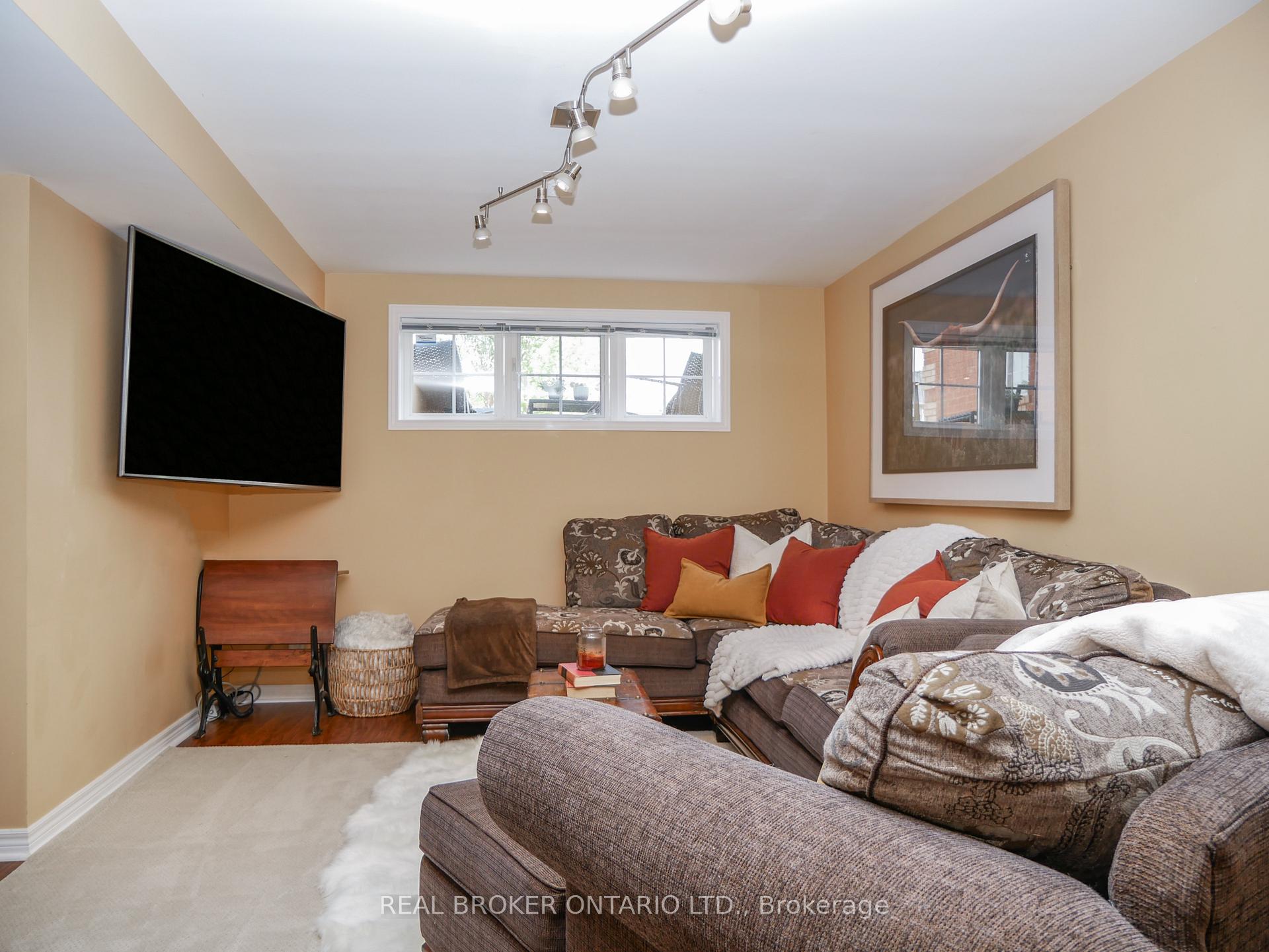 Photo 33 of 1309 Vincent Crescent, Innisfil, Alcona — HOMEH