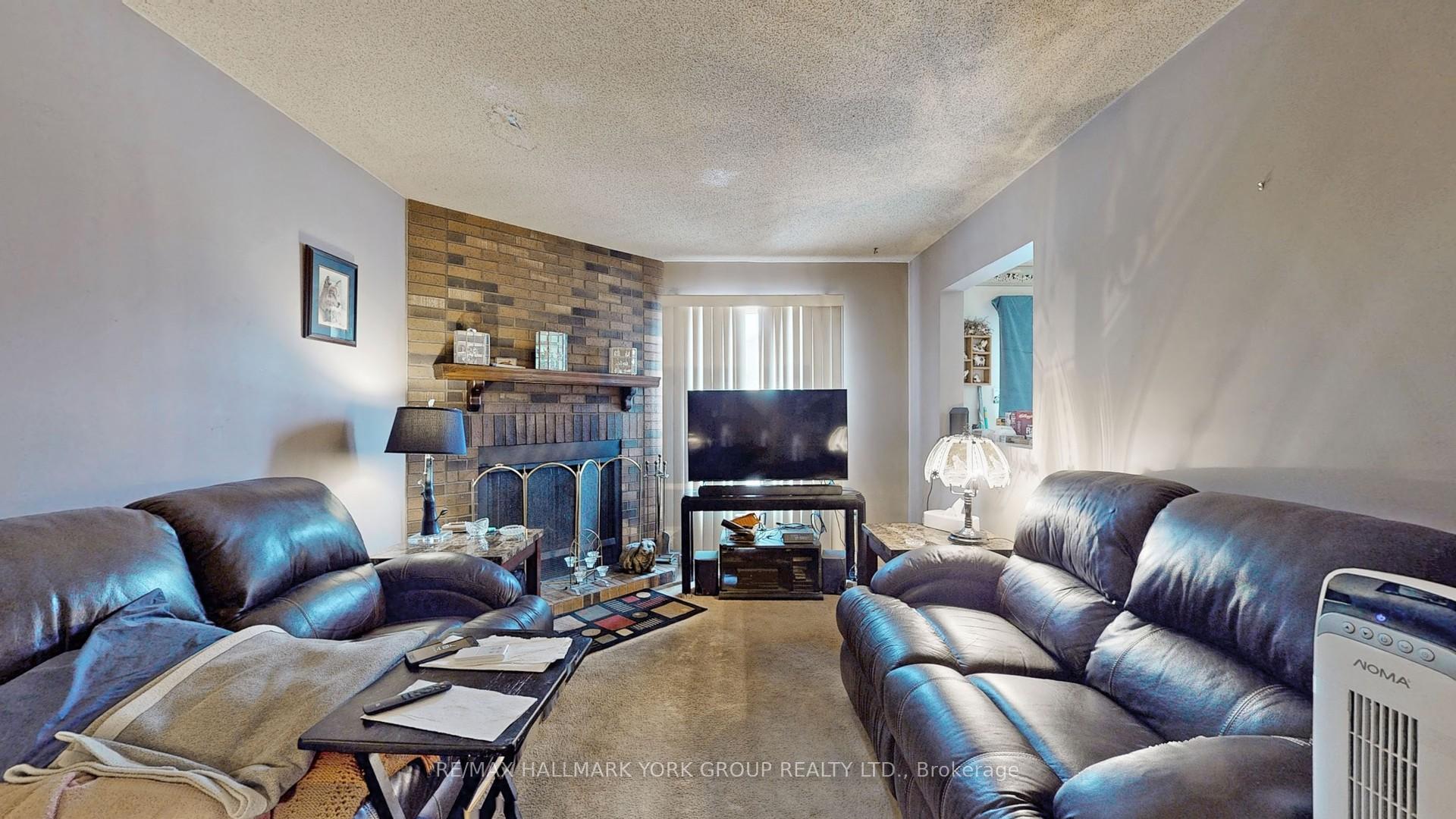 Photo 5 of 929 Rambleberry Avenue, Pickering, Liverpool — HOMEH