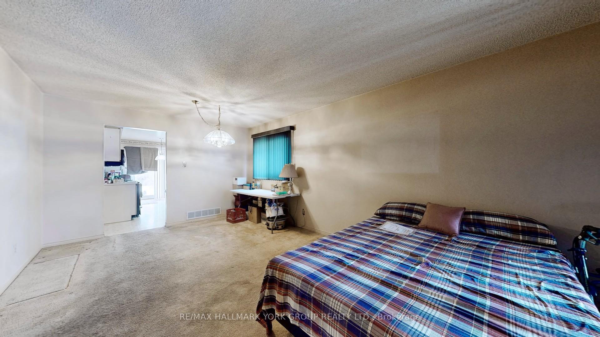 Photo 12 of 929 Rambleberry Avenue, Pickering, Liverpool — HOMEH