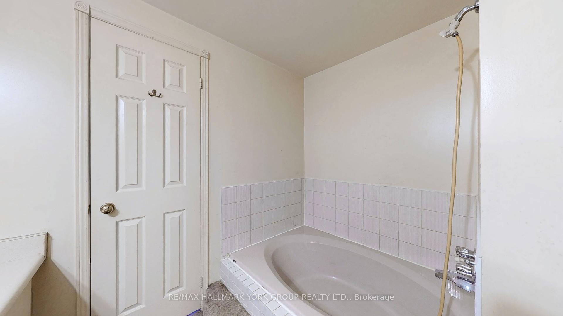 Photo 26 of 929 Rambleberry Avenue, Pickering, Liverpool — HOMEH