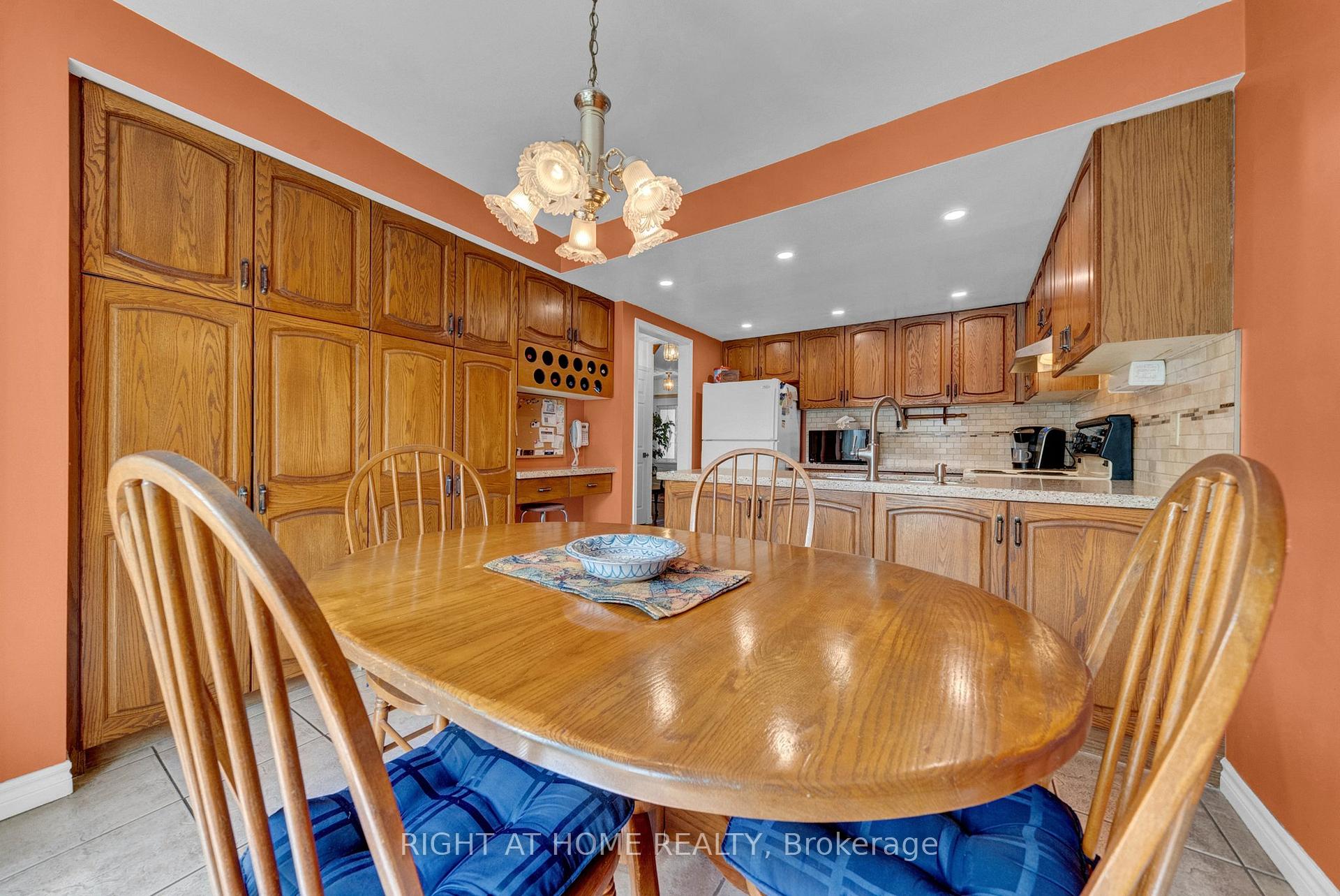 Photo 14 of 1825 Parkside Drive, Pickering, Amberlea — HOMEH