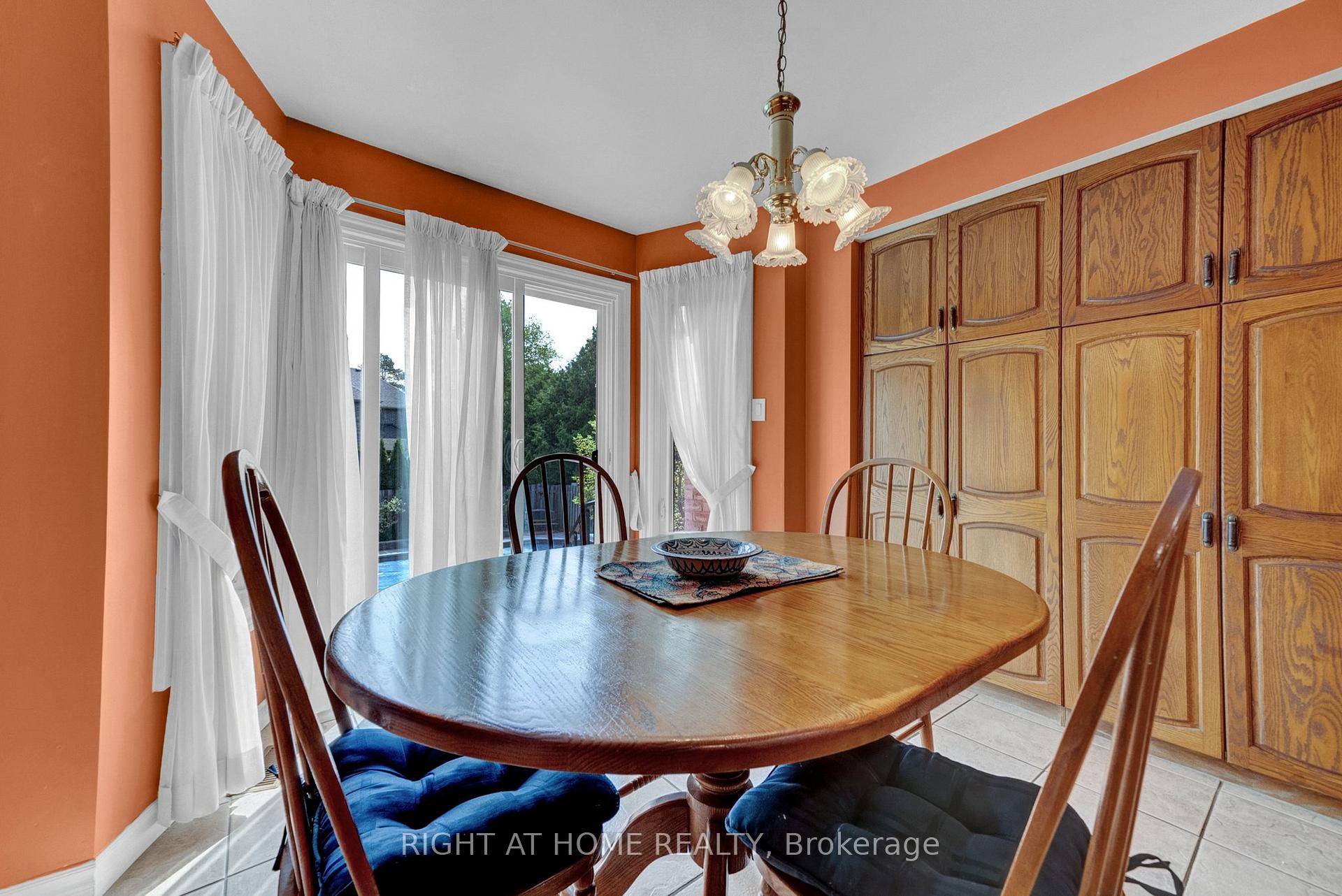 Photo 6 of 1825 Parkside Drive, Pickering, Amberlea — HOMEH