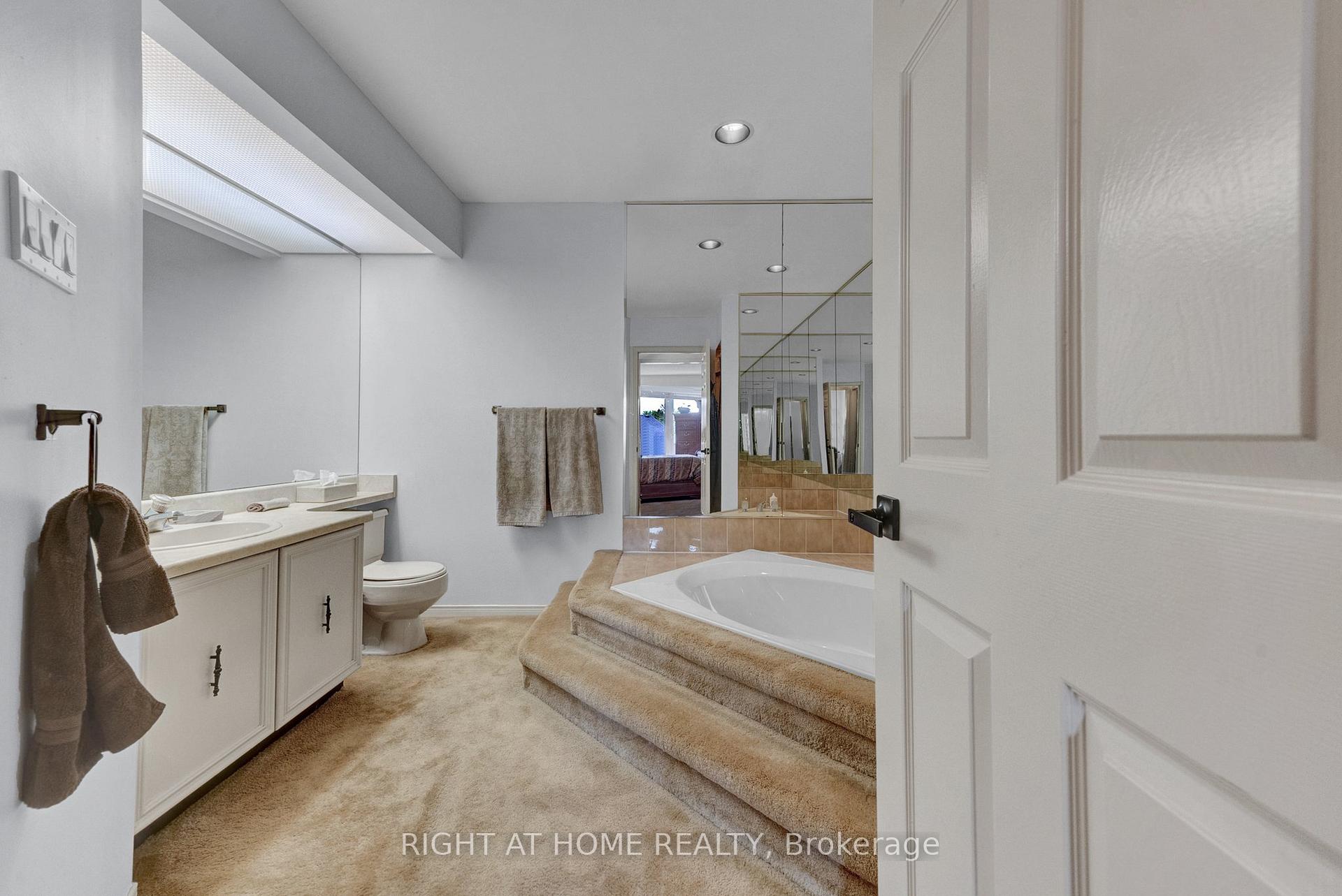 Photo 4 of 1825 Parkside Drive, Pickering, Amberlea — HOMEH