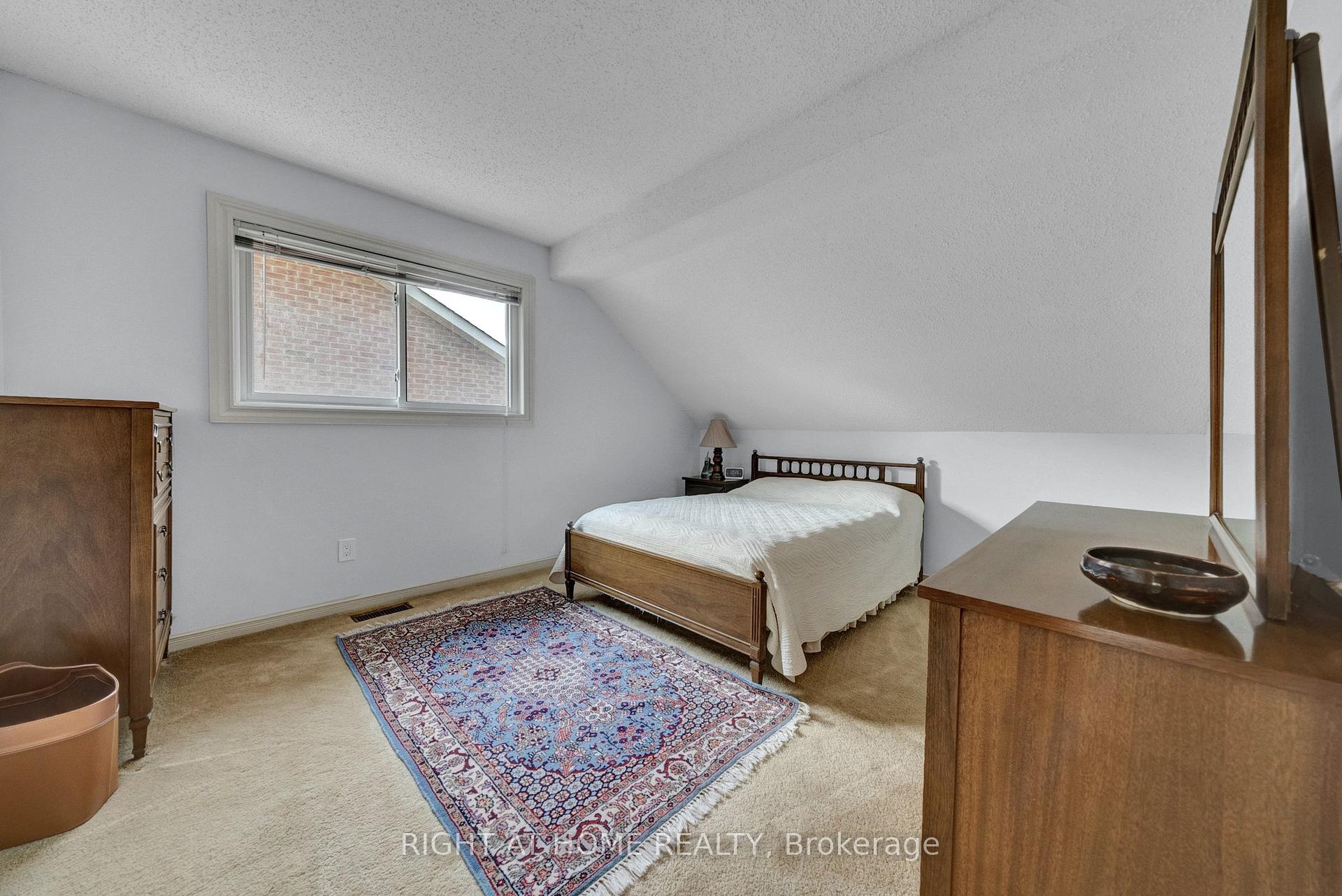 Photo 7 of 1825 Parkside Drive, Pickering, Amberlea — HOMEH