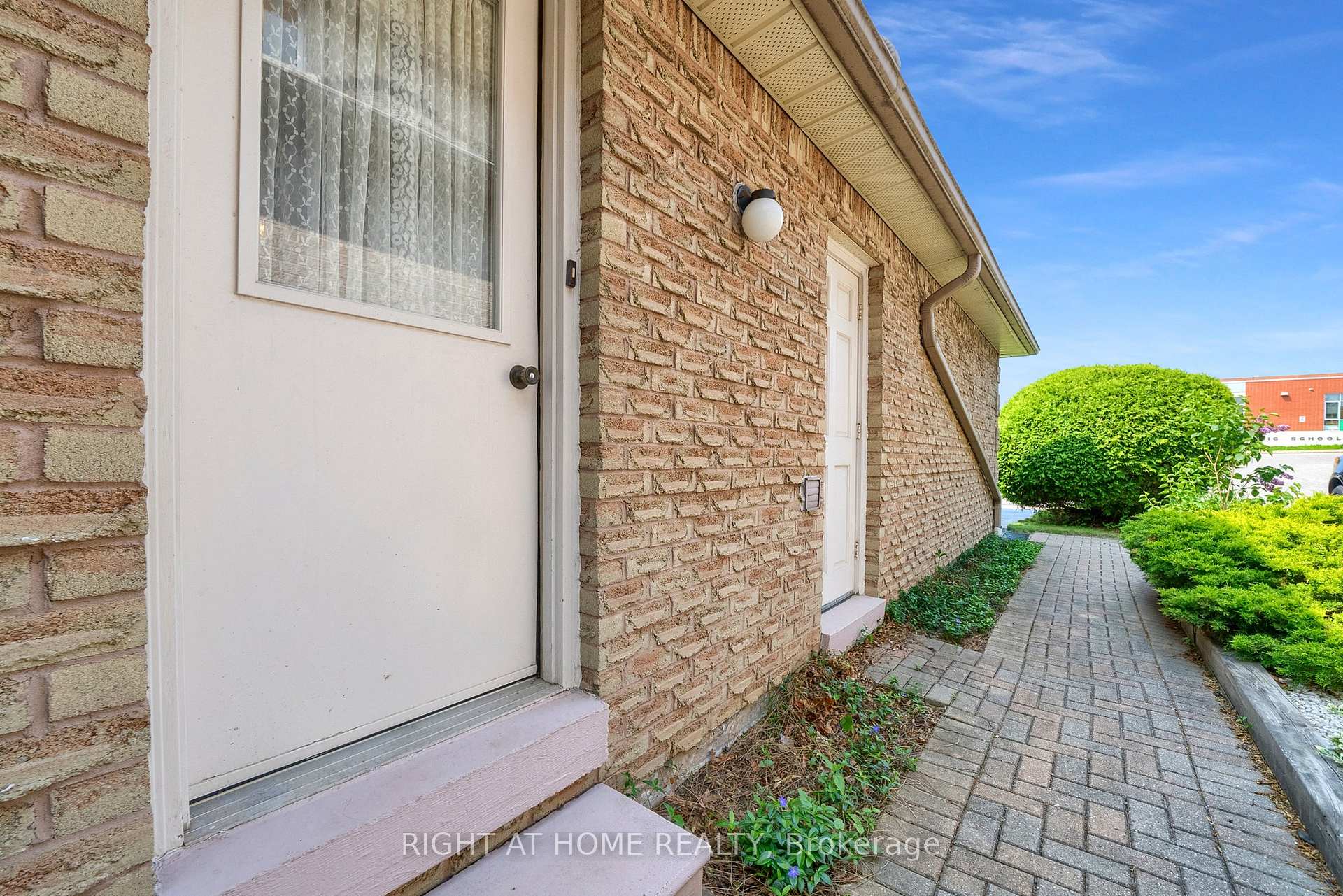 Photo 18 of 1825 Parkside Drive, Pickering, Amberlea — HOMEH