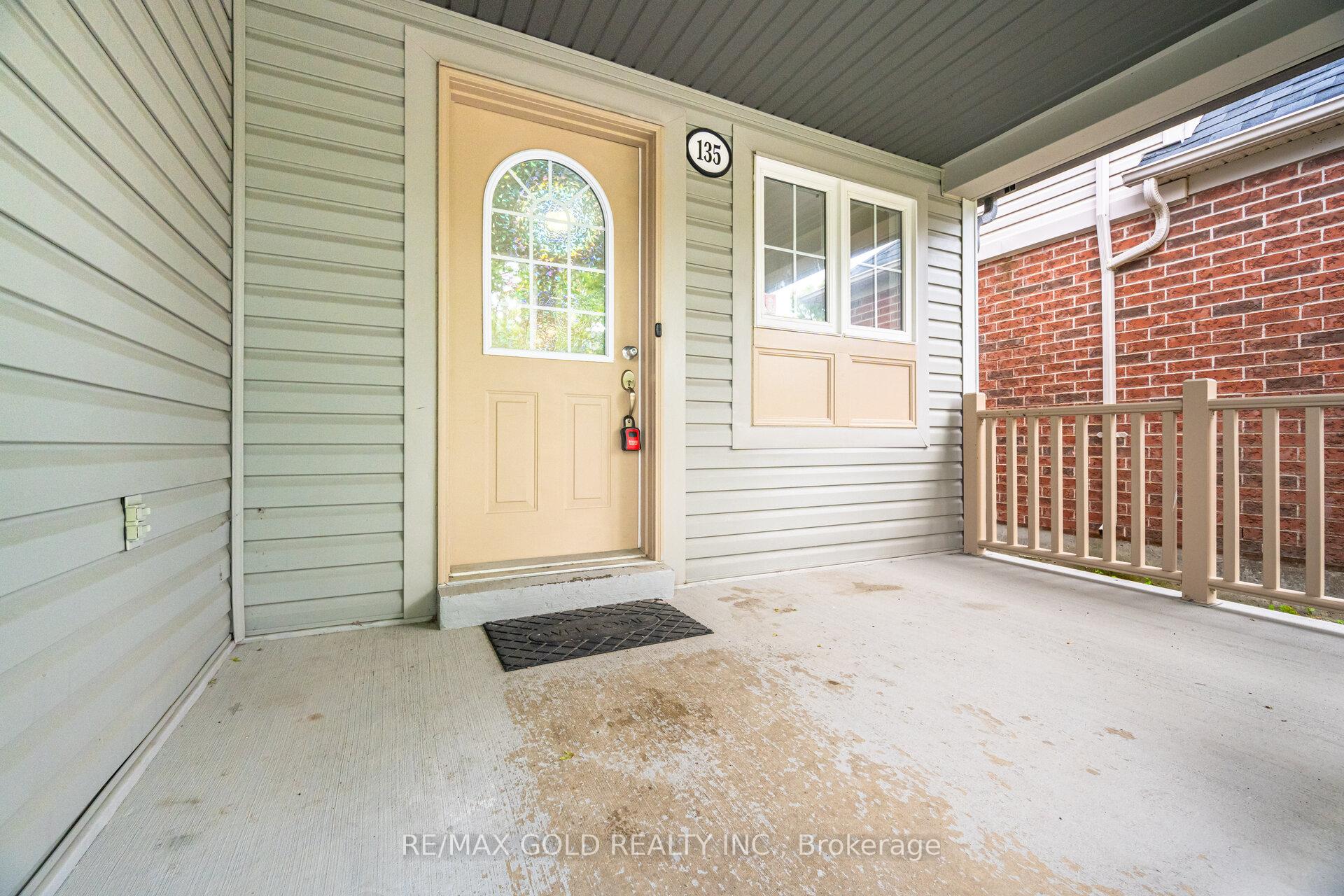 Photo 4 of 135 Norland Circle, Oshawa, Windfields — HOMEH