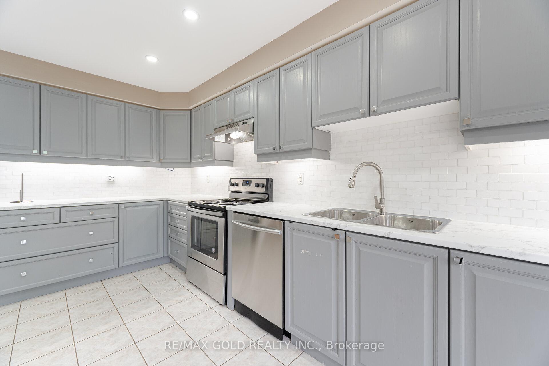 Photo 23 of 135 Norland Circle, Oshawa, Windfields — HOMEH