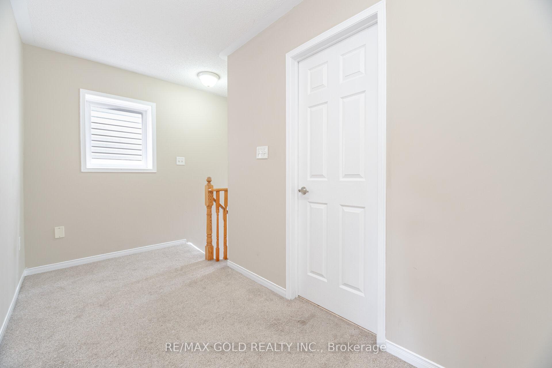 Photo 17 of 135 Norland Circle, Oshawa, Windfields — HOMEH