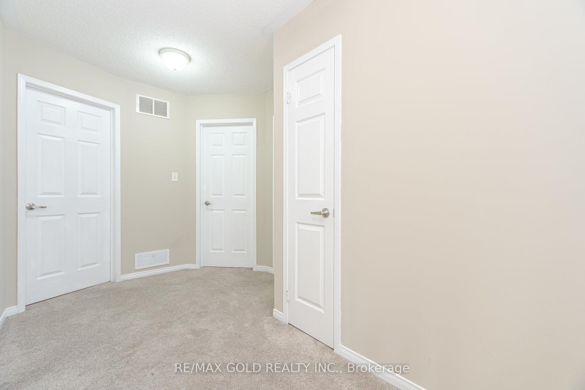Photo 21 of 135 Norland Circle, Oshawa, Windfields — HOMEH