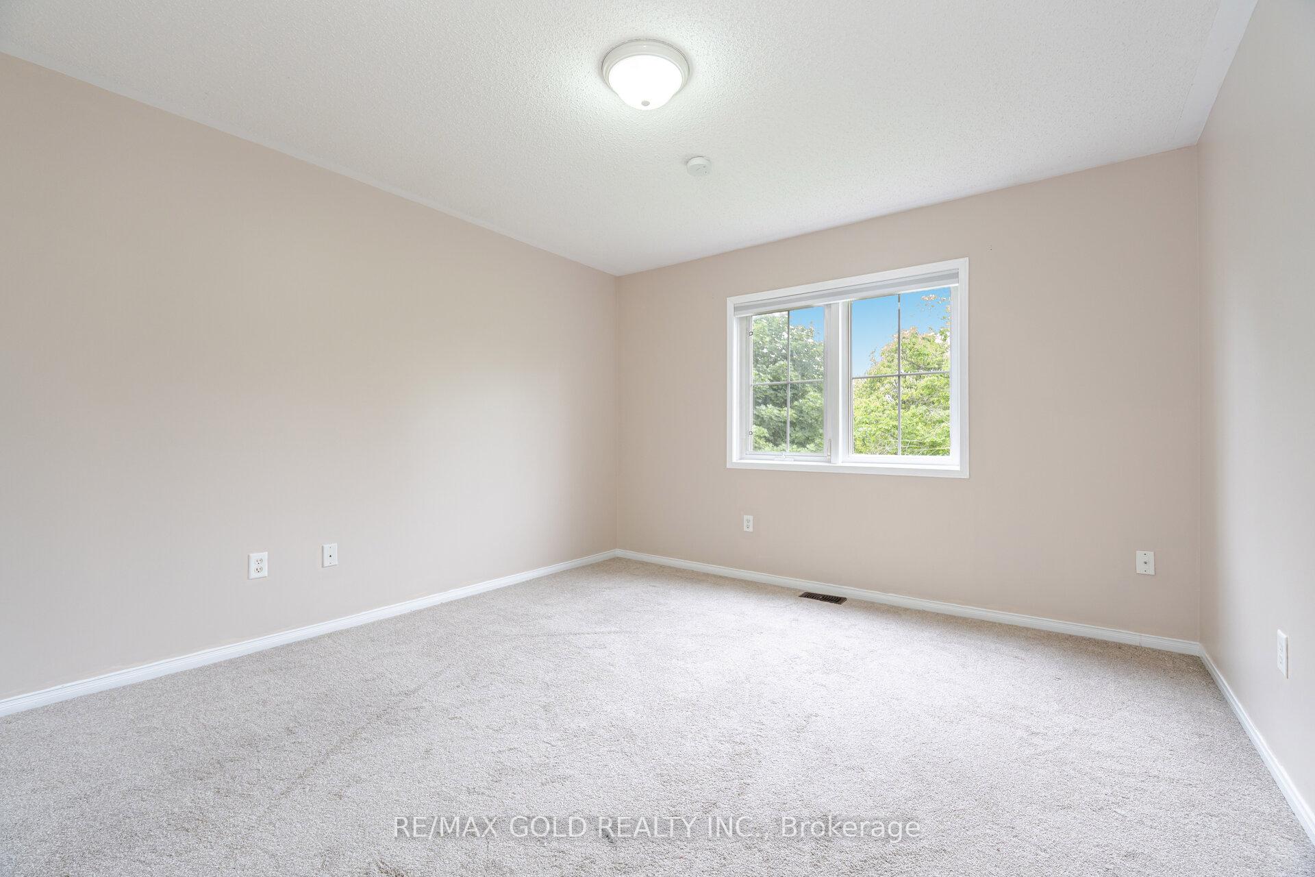 Photo 29 of 135 Norland Circle, Oshawa, Windfields — HOMEH