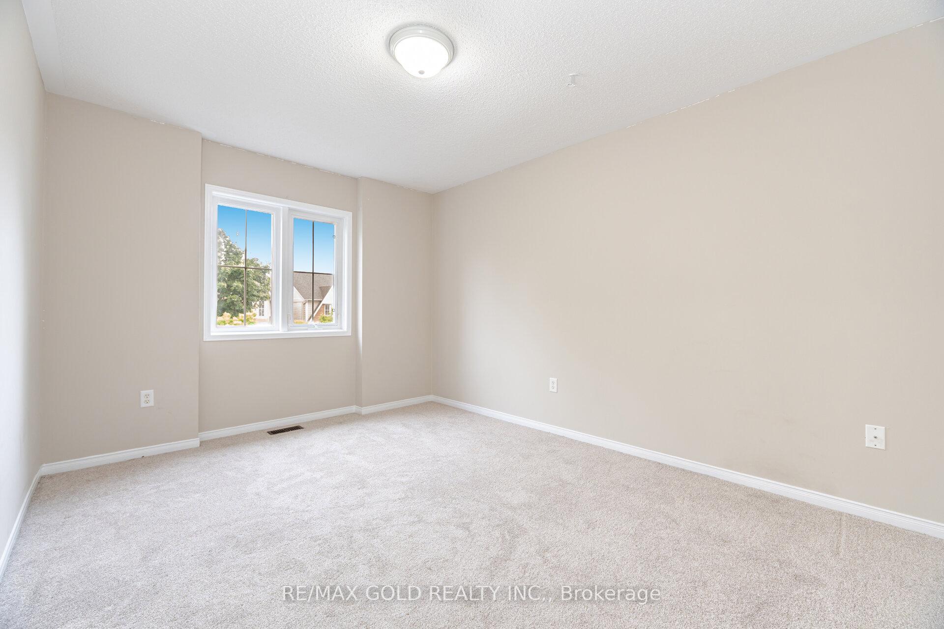 Photo 20 of 135 Norland Circle, Oshawa, Windfields — HOMEH
