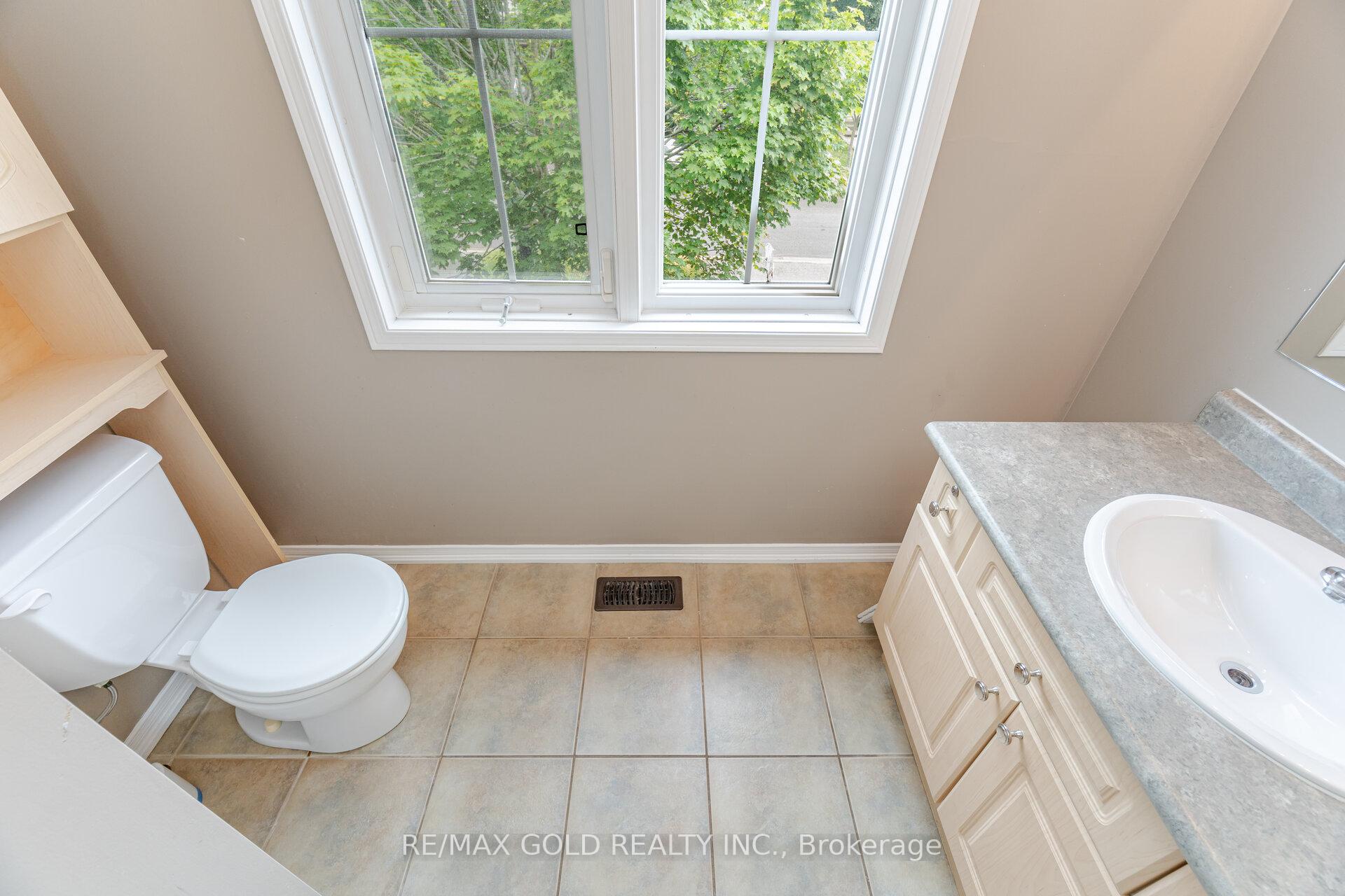 Photo 38 of 135 Norland Circle, Oshawa, Windfields — HOMEH