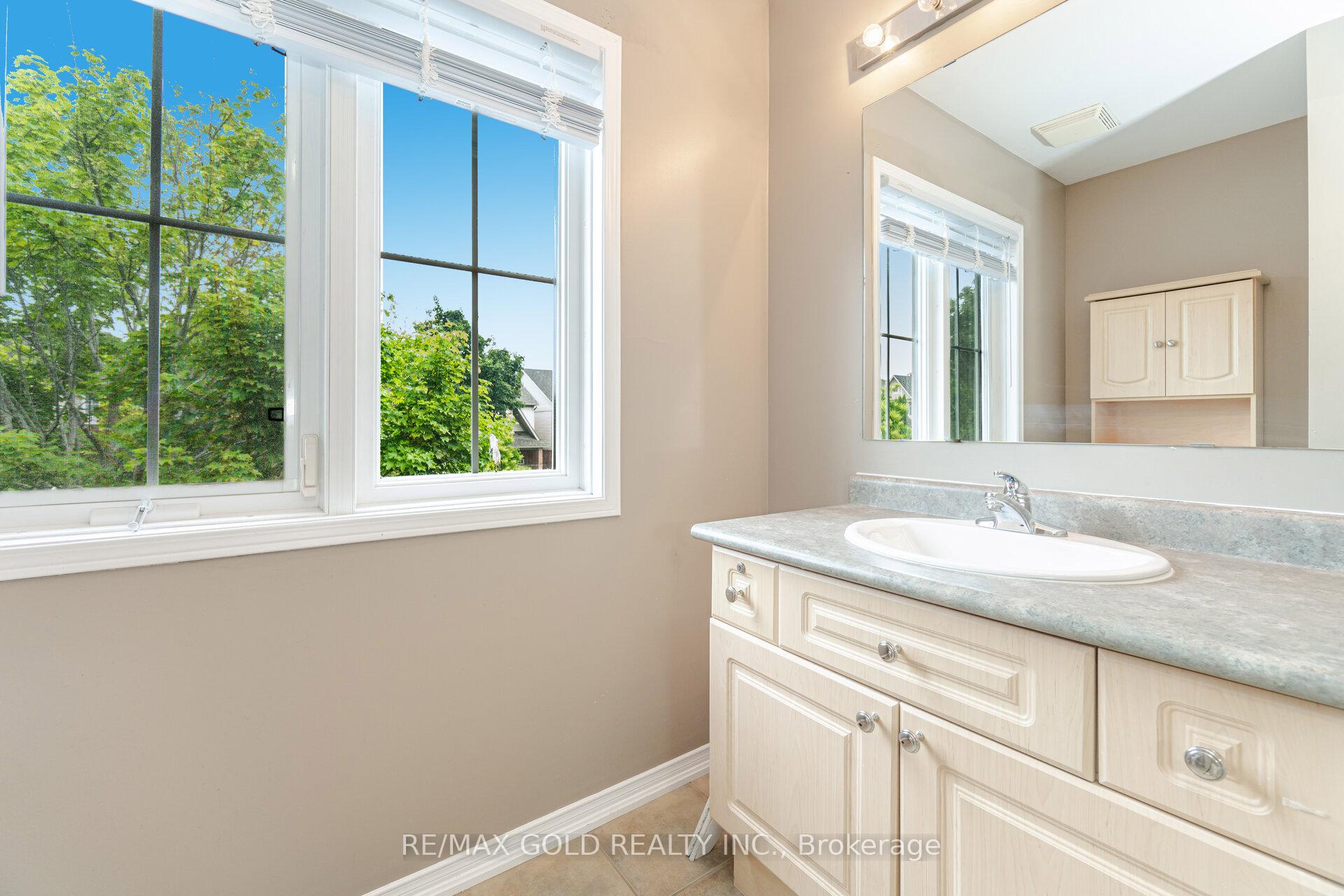 Photo 35 of 135 Norland Circle, Oshawa, Windfields — HOMEH