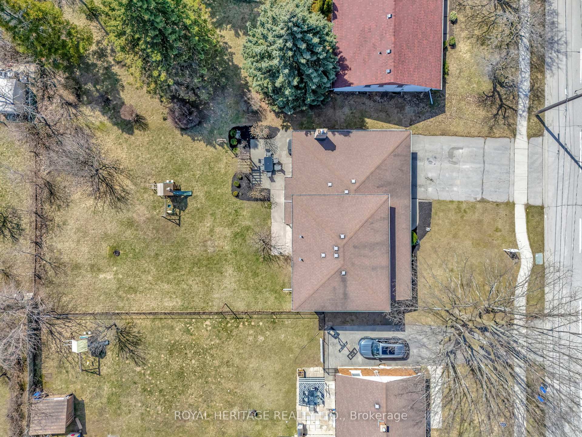 Photo 5 of 94 Dunsdon Street, Brantford — HOMEH