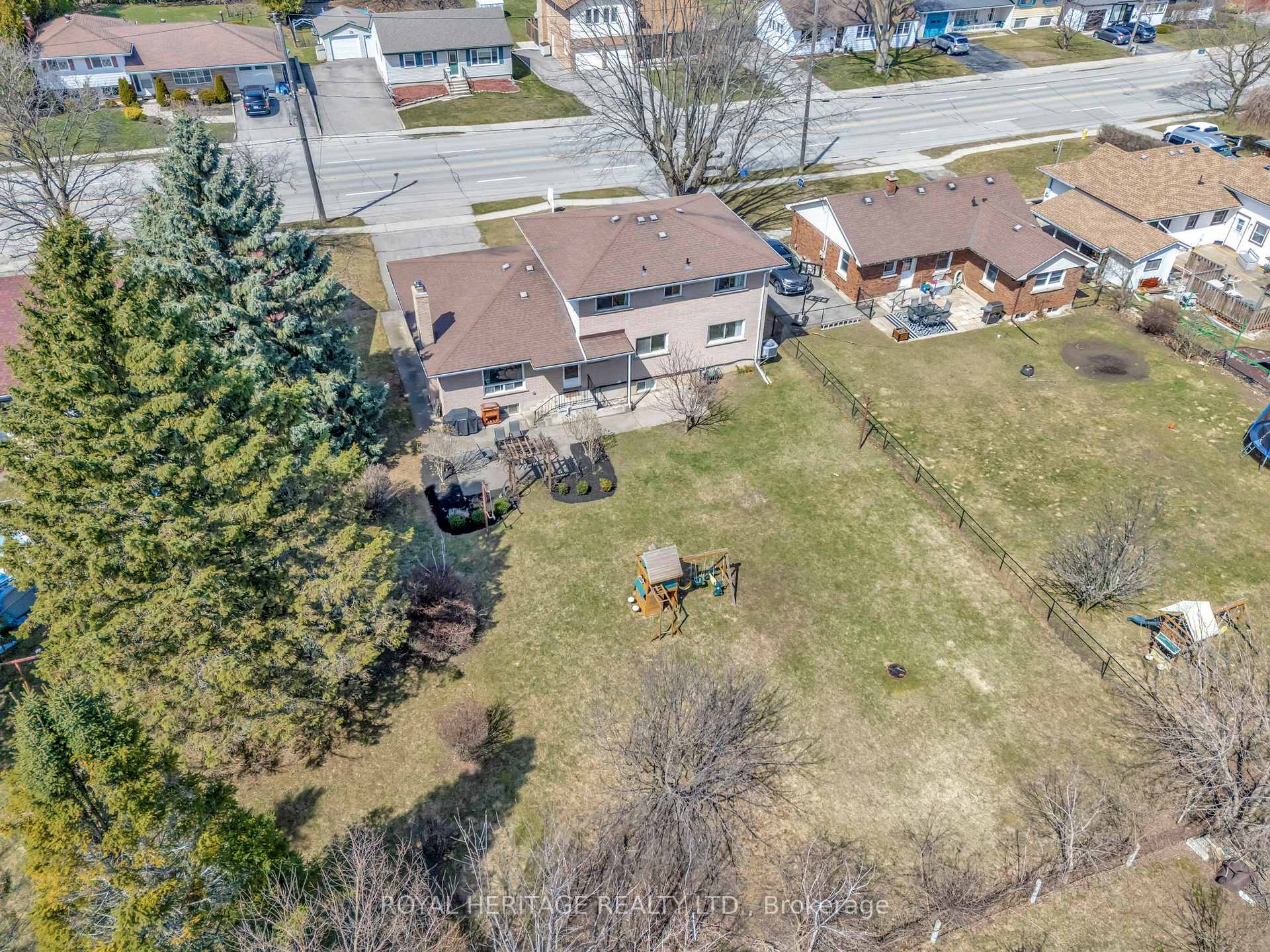 Photo 15 of 94 Dunsdon Street, Brantford — HOMEH