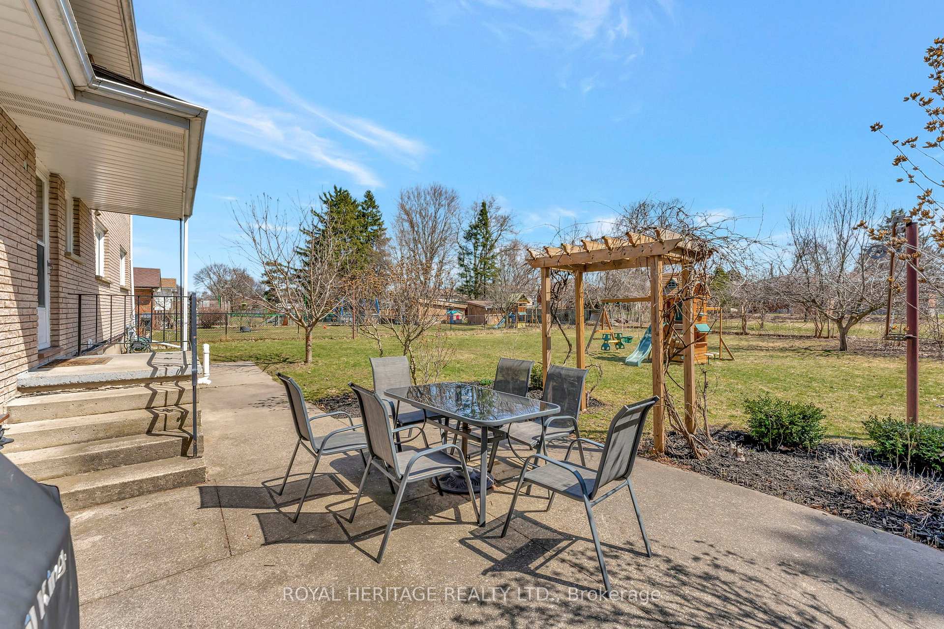 Photo 35 of 94 Dunsdon Street, Brantford — HOMEH