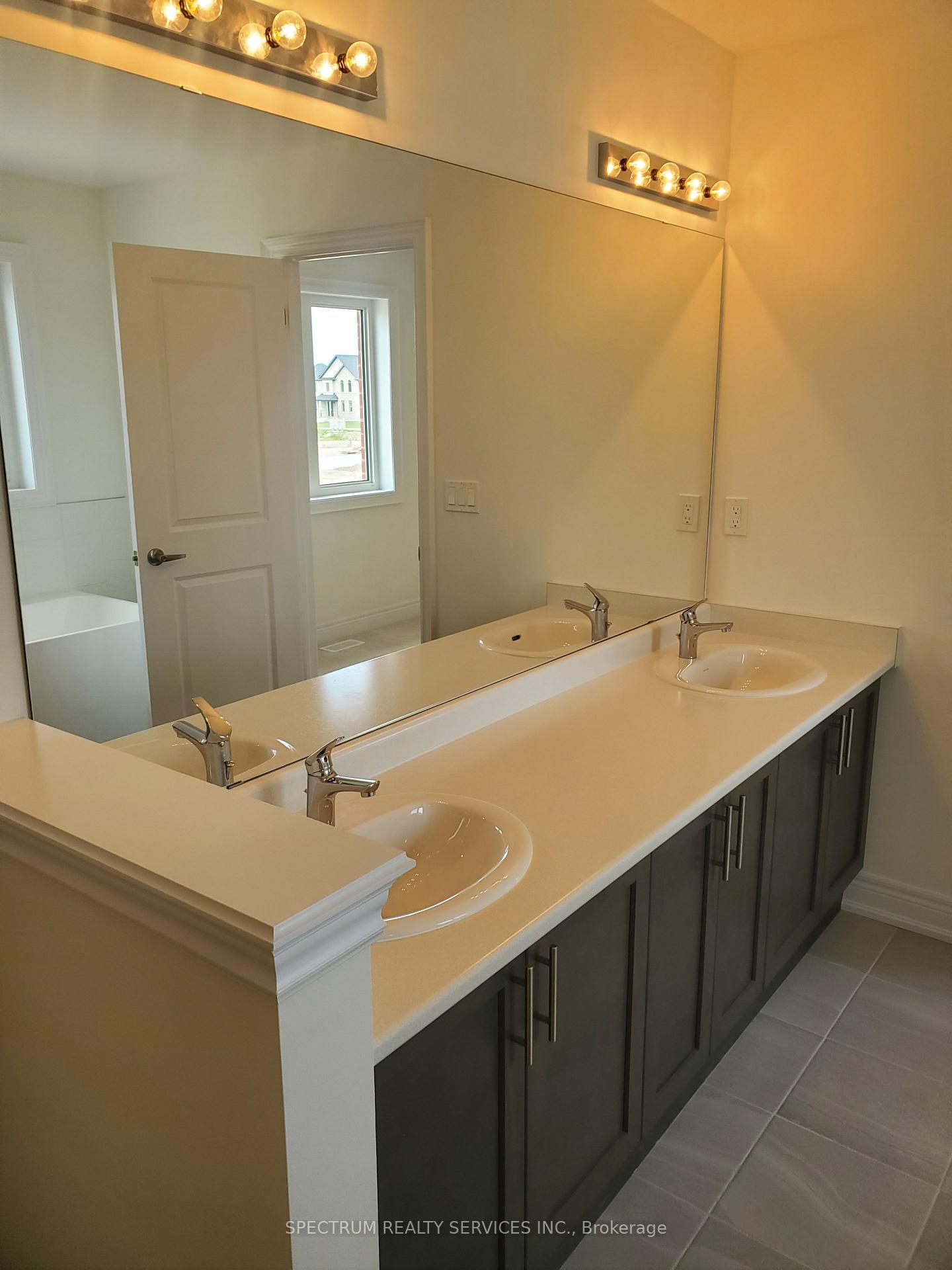 Photo 12 of 2291 Rudell Road E, Clarington, Newcastle — HOMEH