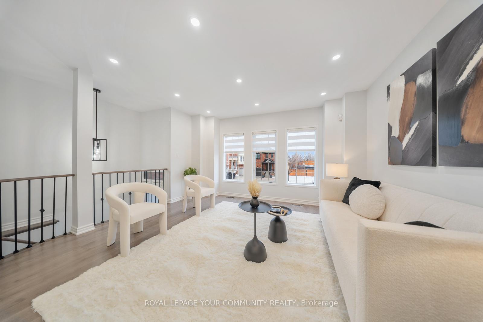 Photo 4 of 20 Jarrett Court, Vaughan, Vellore Village — HOMEH