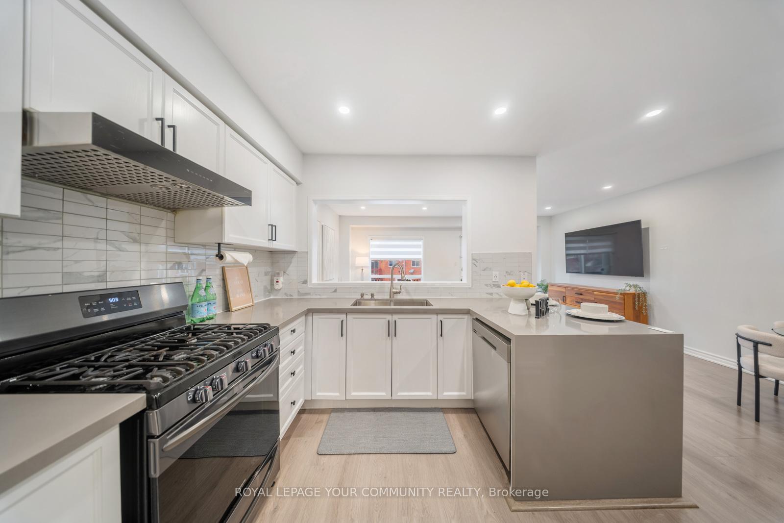 Photo 6 of 20 Jarrett Court, Vaughan, Vellore Village — HOMEH