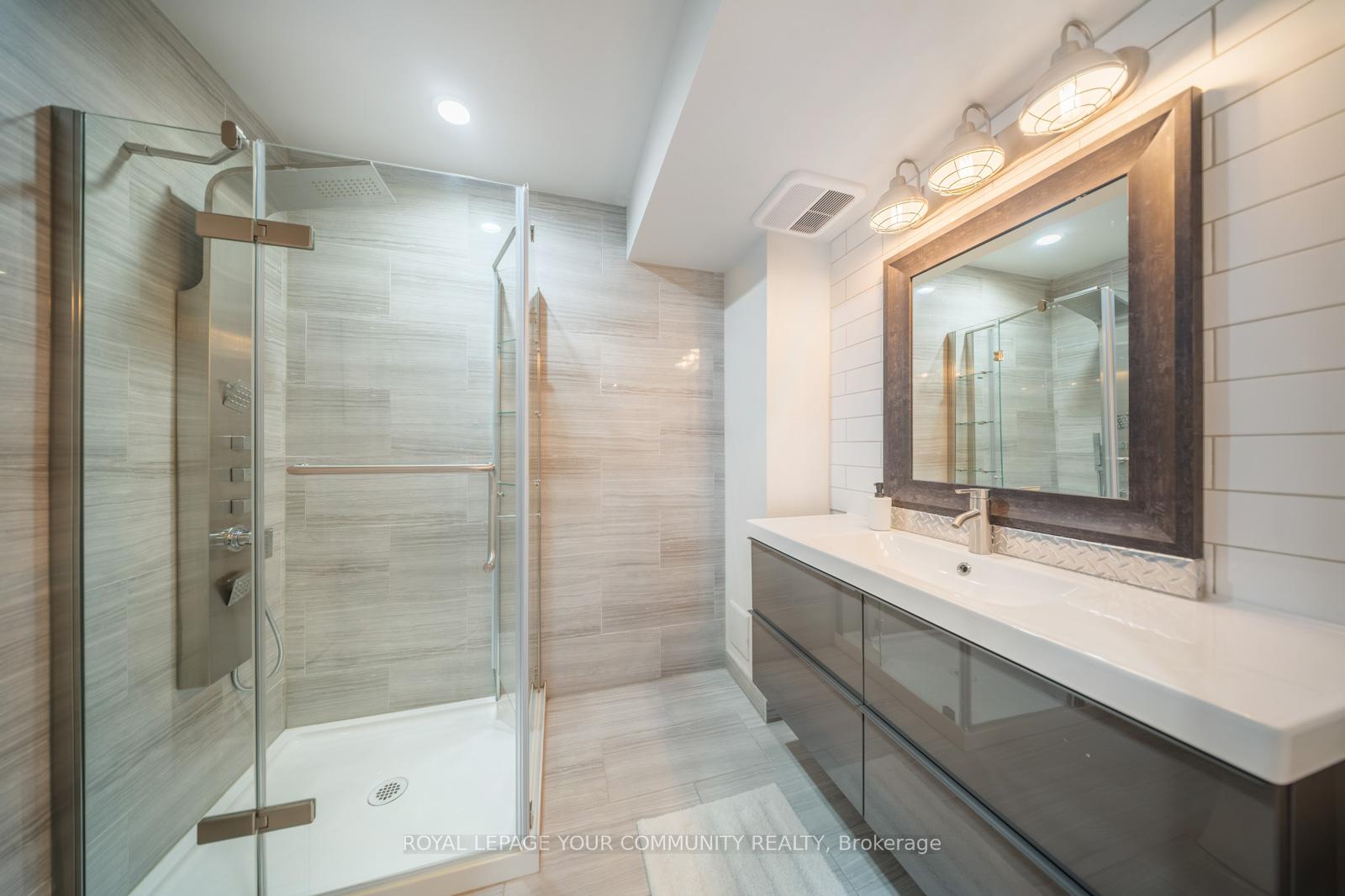 Photo 25 of 20 Jarrett Court, Vaughan, Vellore Village — HOMEH