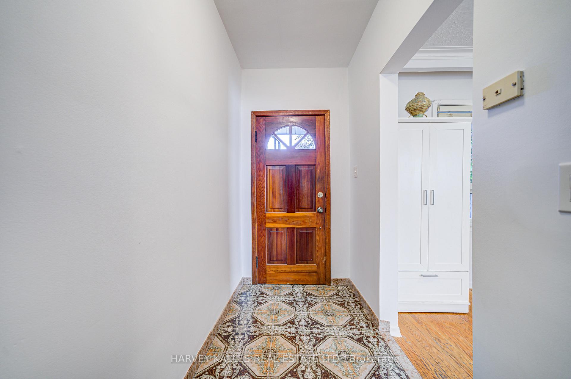 Photo 4 of 156 Atlas Avenue, Toronto, Humewood-Cedarvale — HOMEH