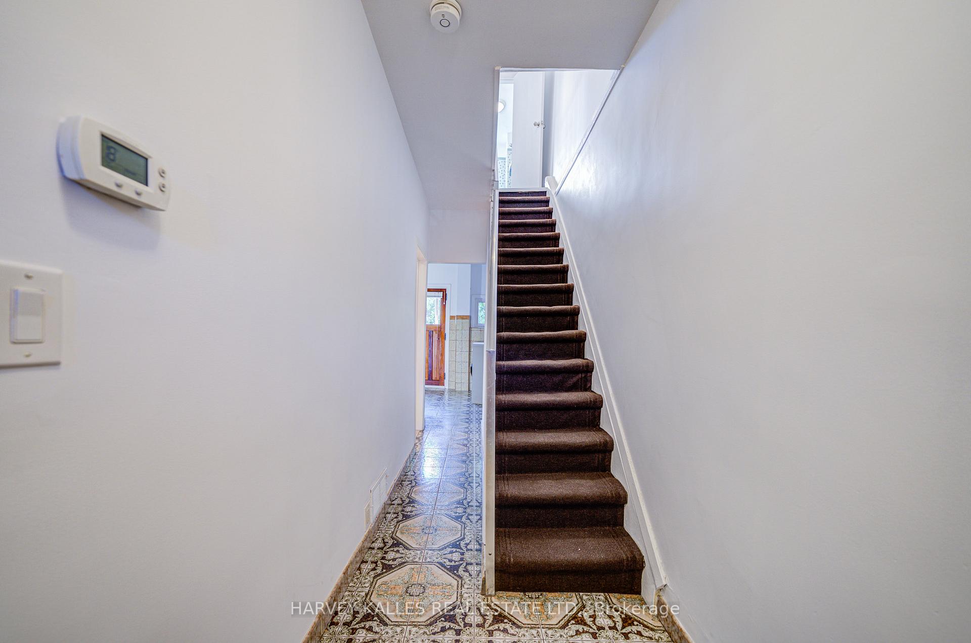 Photo 15 of 156 Atlas Avenue, Toronto, Humewood-Cedarvale — HOMEH