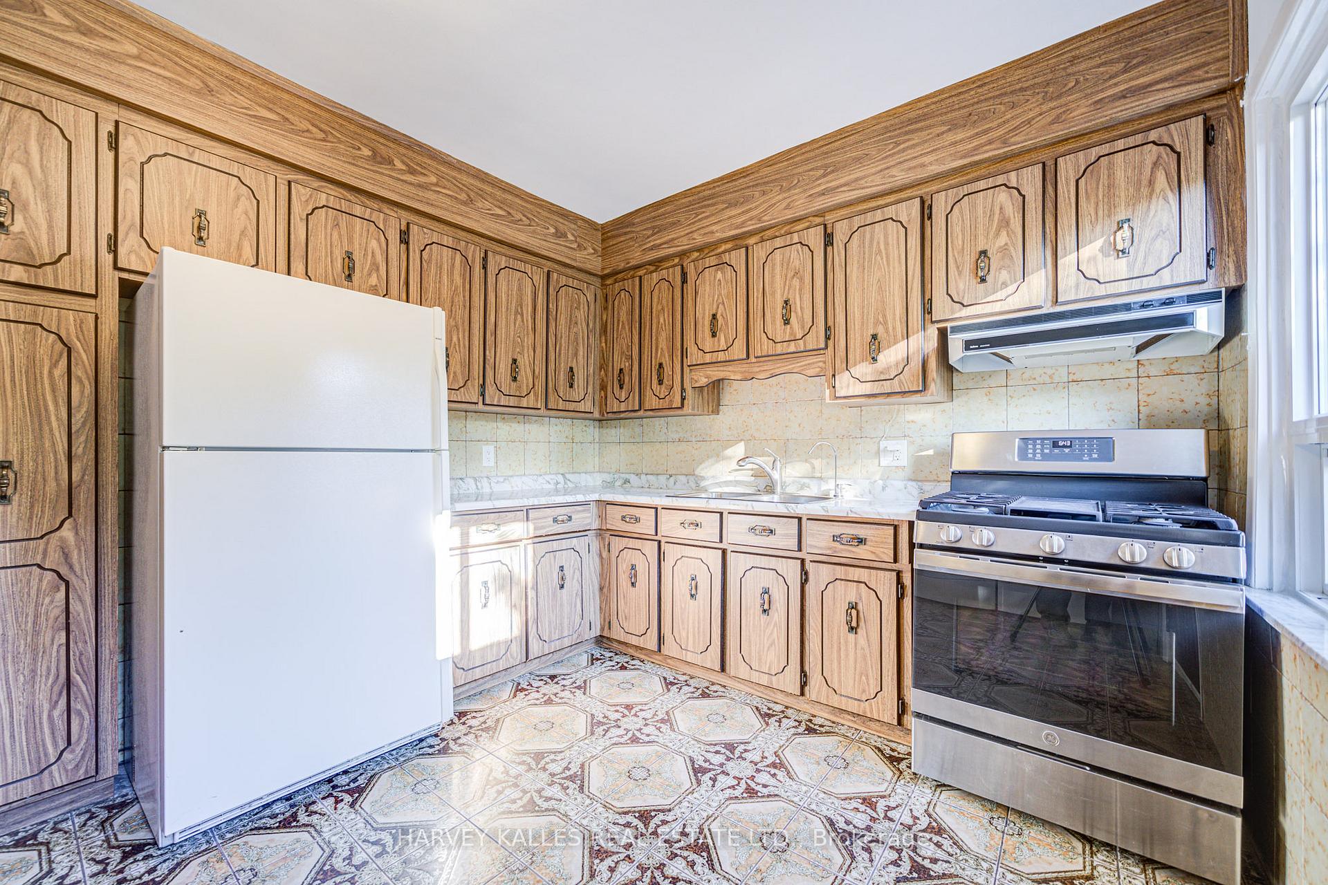 Photo 44 of 156 Atlas Avenue, Toronto, Humewood-Cedarvale — HOMEH