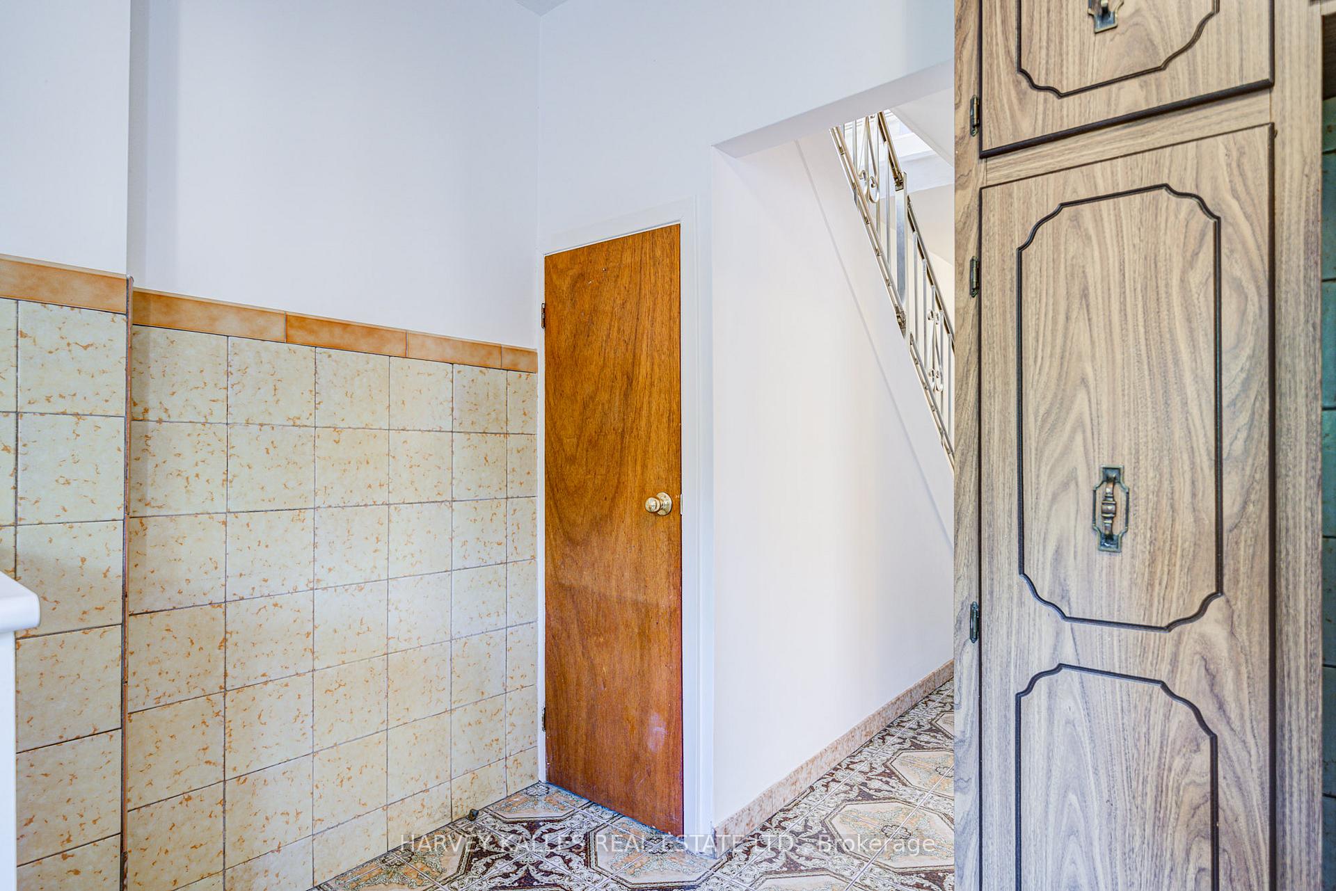Photo 16 of 156 Atlas Avenue, Toronto, Humewood-Cedarvale — HOMEH