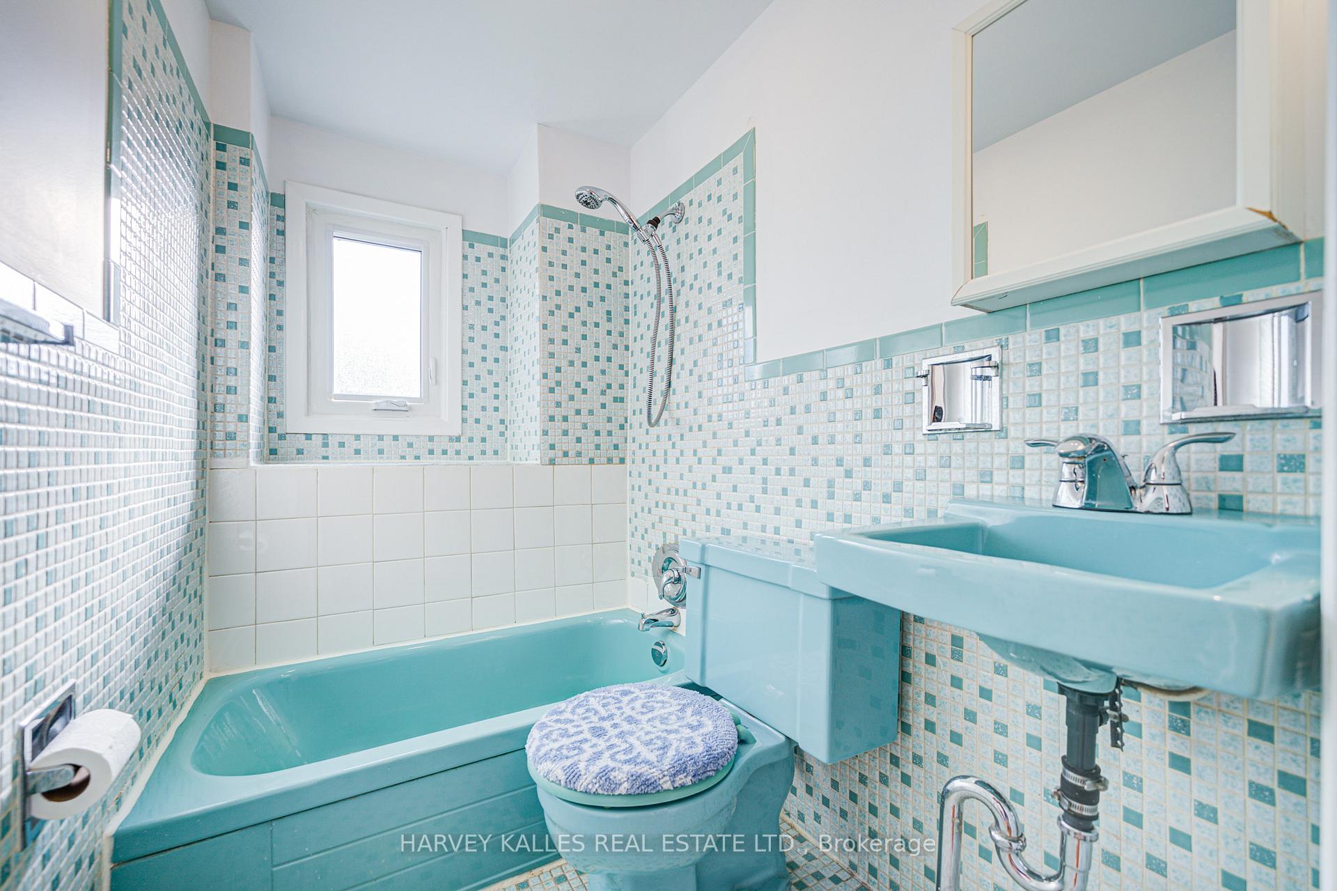 Photo 42 of 156 Atlas Avenue, Toronto, Humewood-Cedarvale — HOMEH