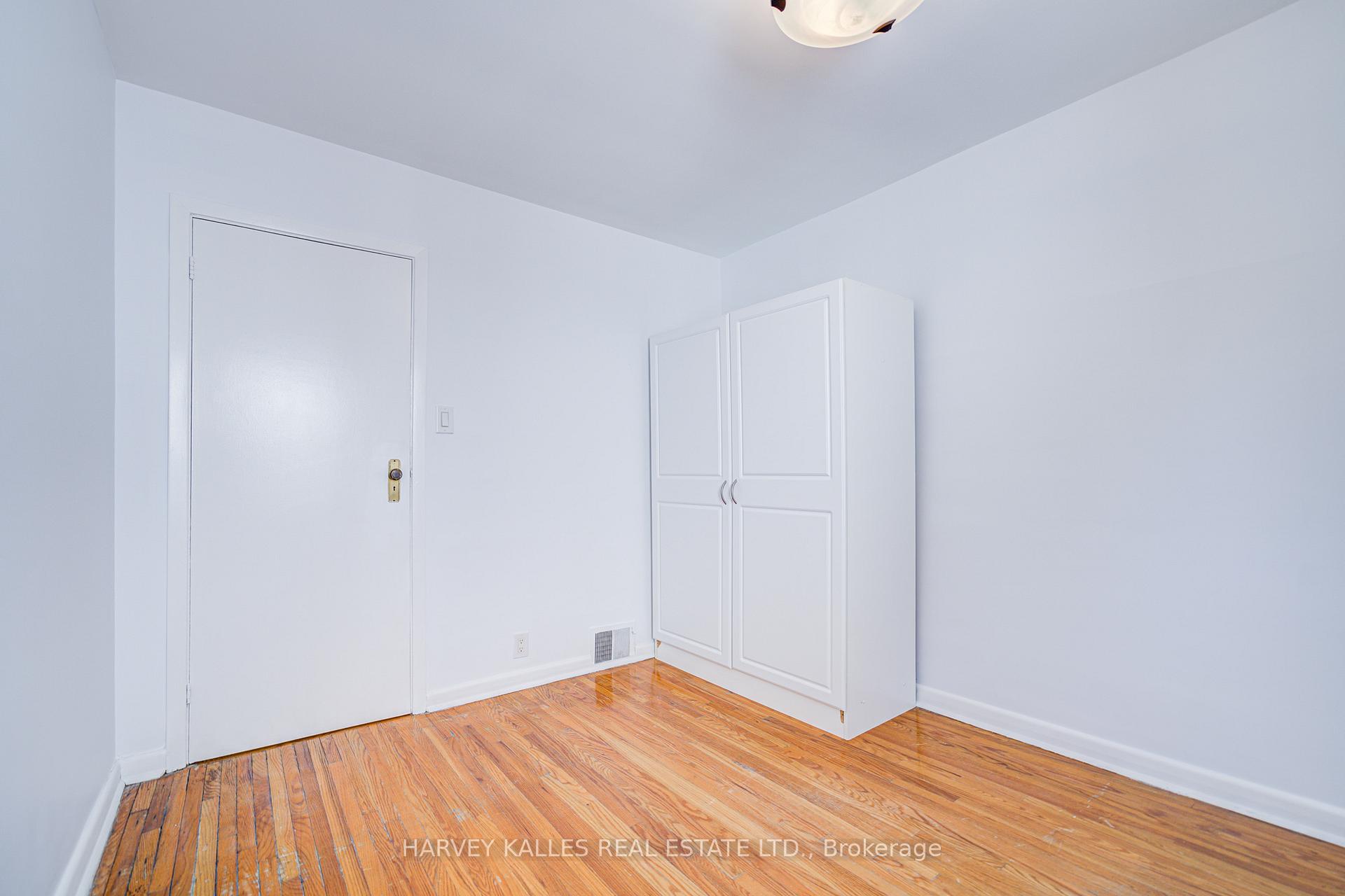 Photo 19 of 156 Atlas Avenue, Toronto, Humewood-Cedarvale — HOMEH