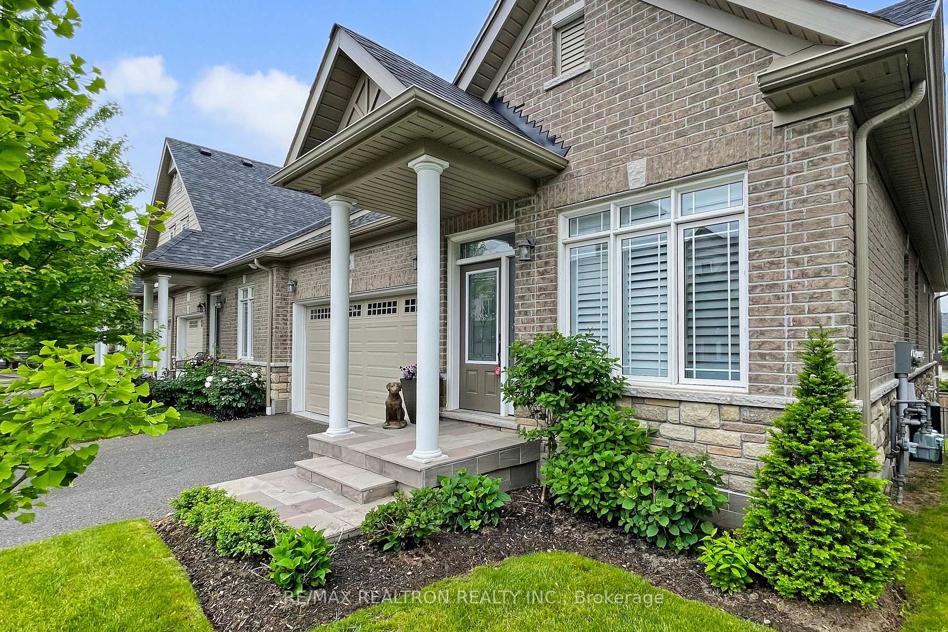 Photo 4 of 16 Washburn Path, Clarington, Courtice — HOMEH