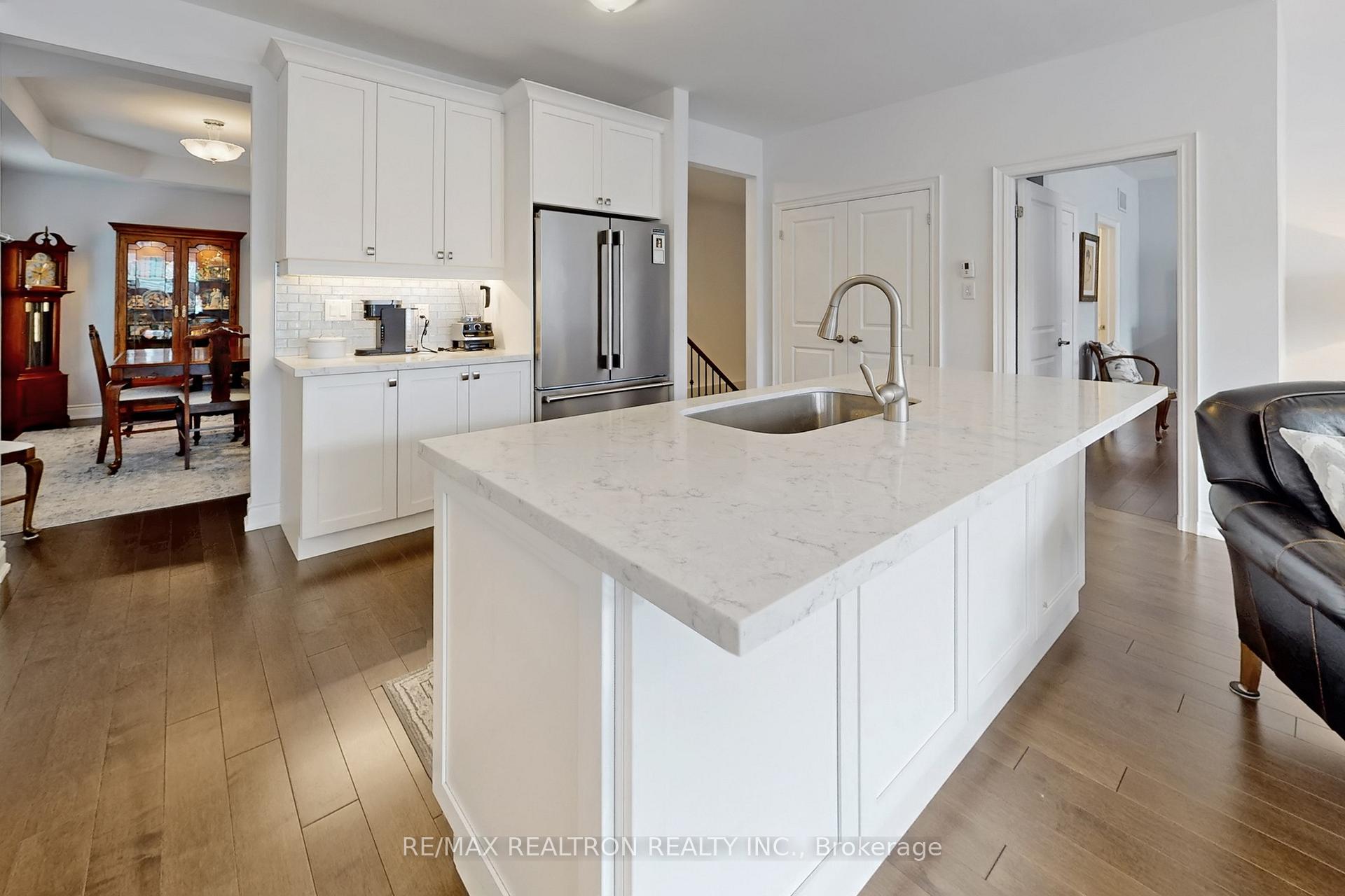 Photo 17 of 16 Washburn Path, Clarington, Courtice — HOMEH
