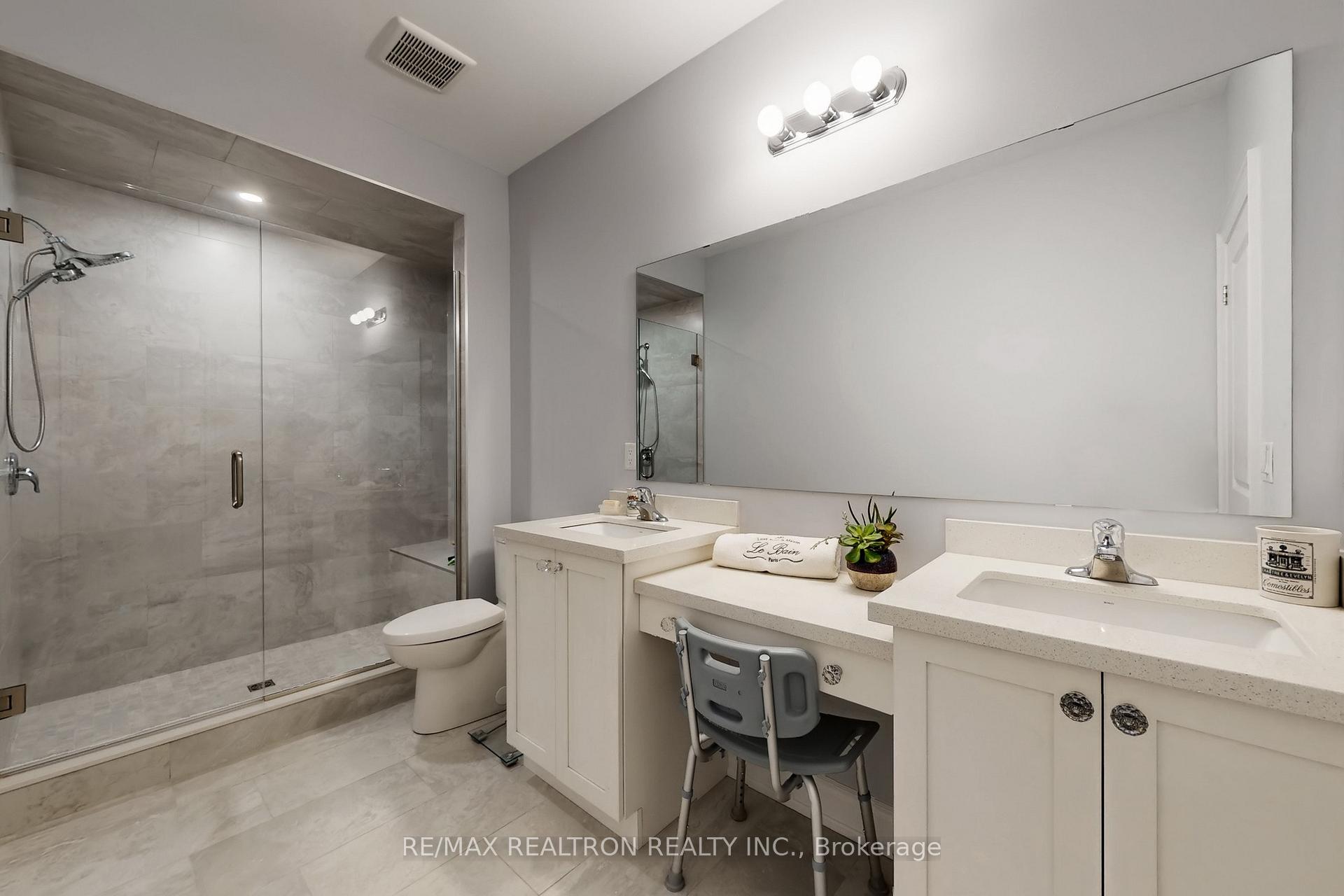Photo 14 of 16 Washburn Path, Clarington, Courtice — HOMEH